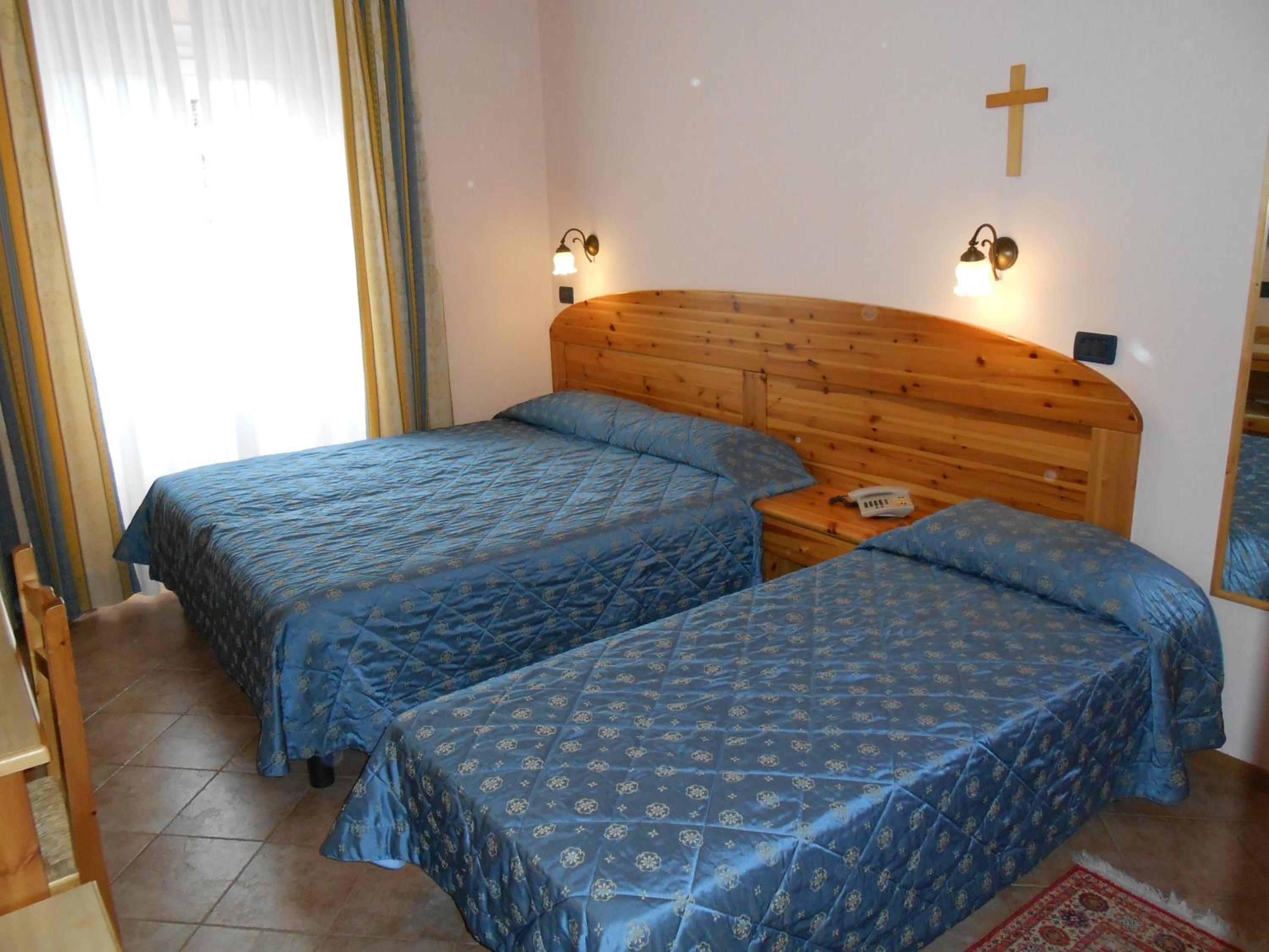 Double or Twin Room Standard - Photo 5