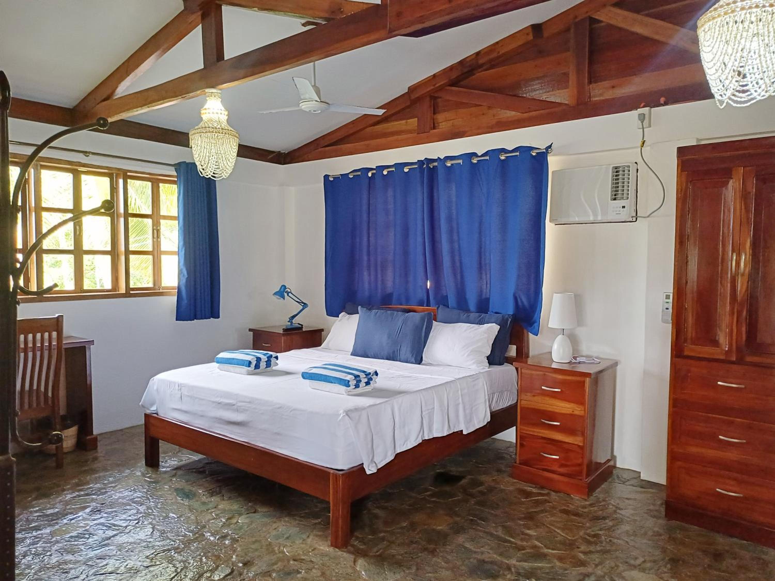 King Suite with Ocean View photo 2