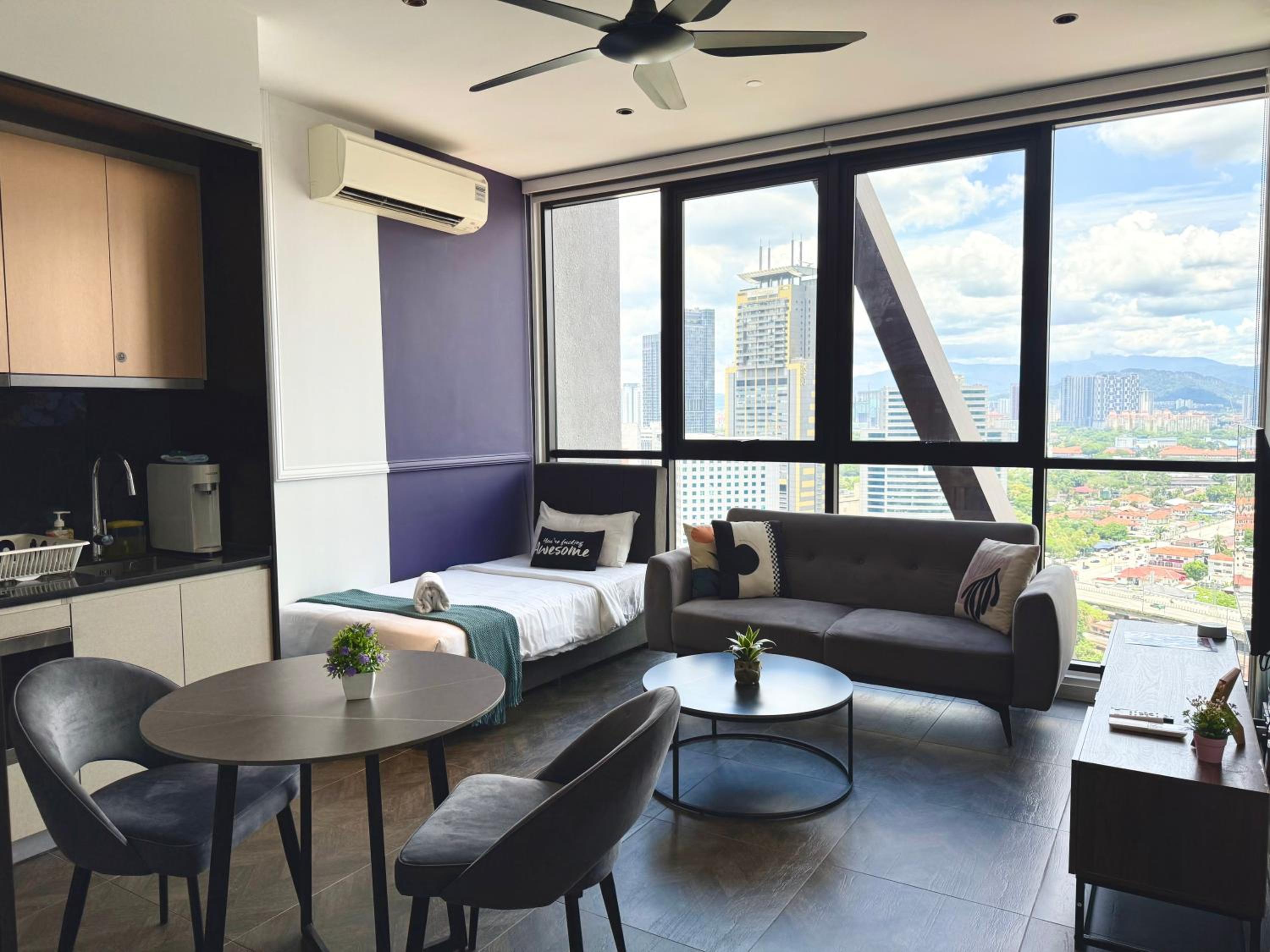Deluxe One-Bedroom Apartment with City View