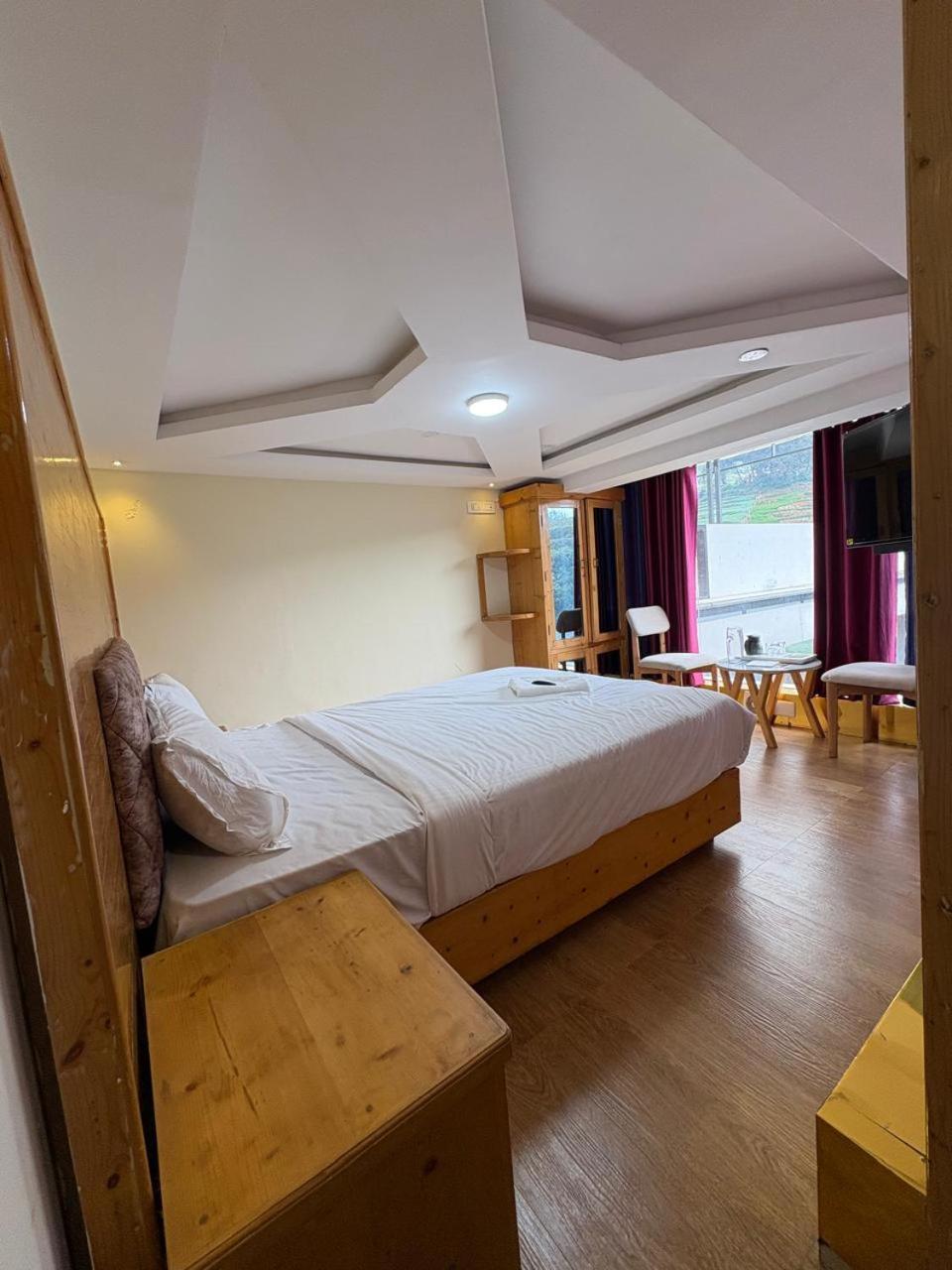 Deluxe Queen Room