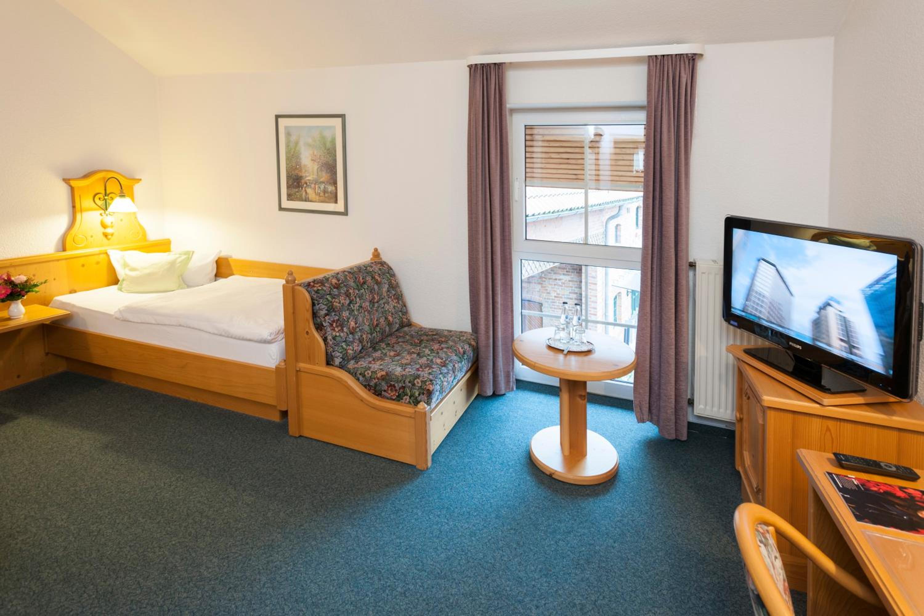 Single Room photo 2