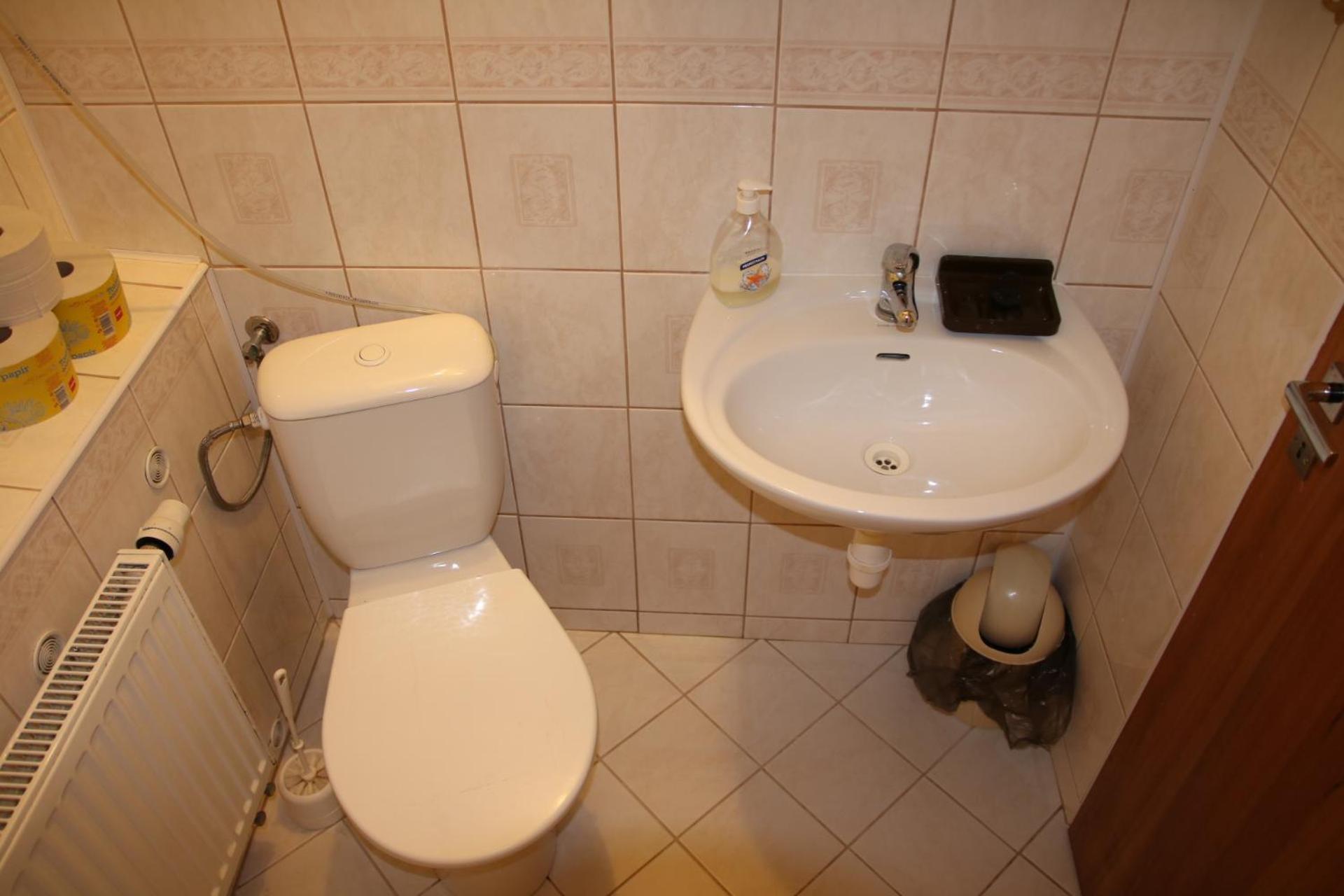 Twin Room With Bathroom photo 2