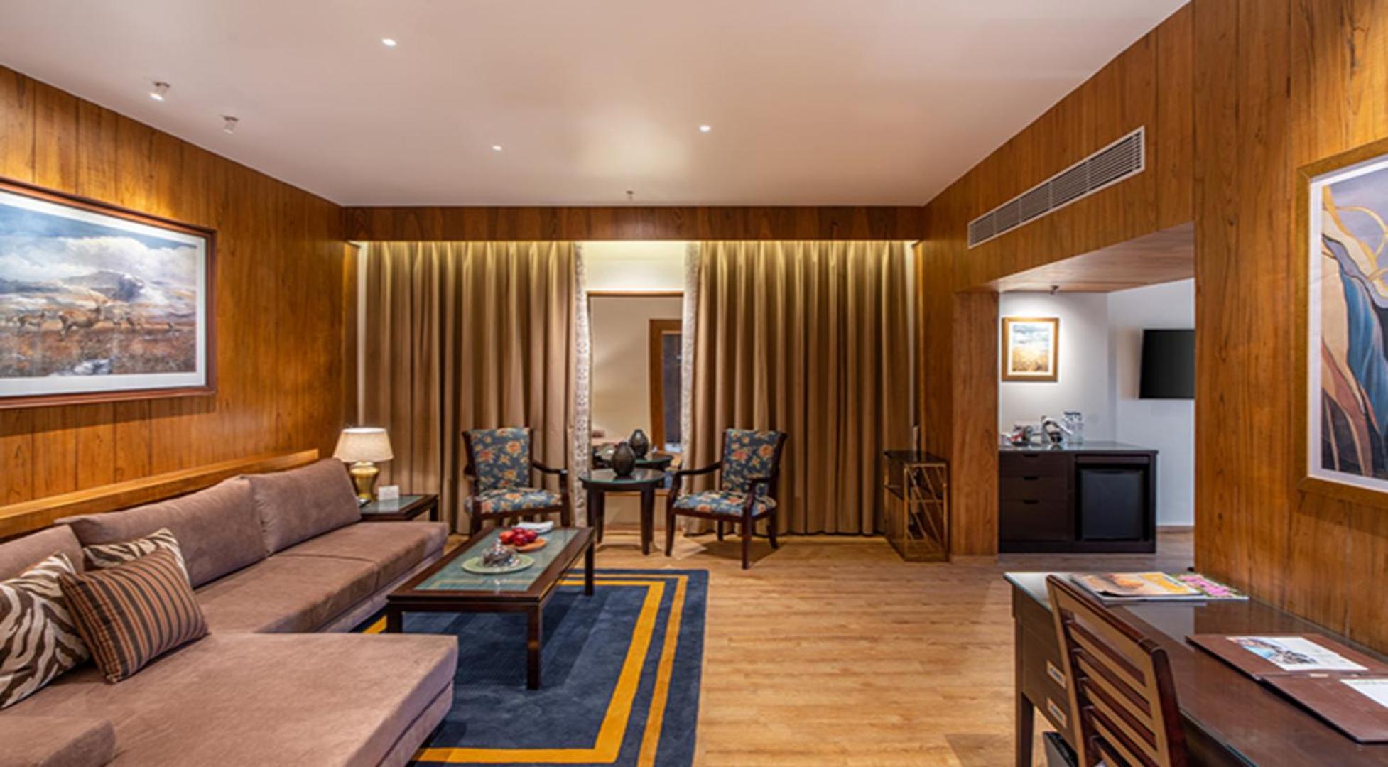Deluxe Suite - Photo 2