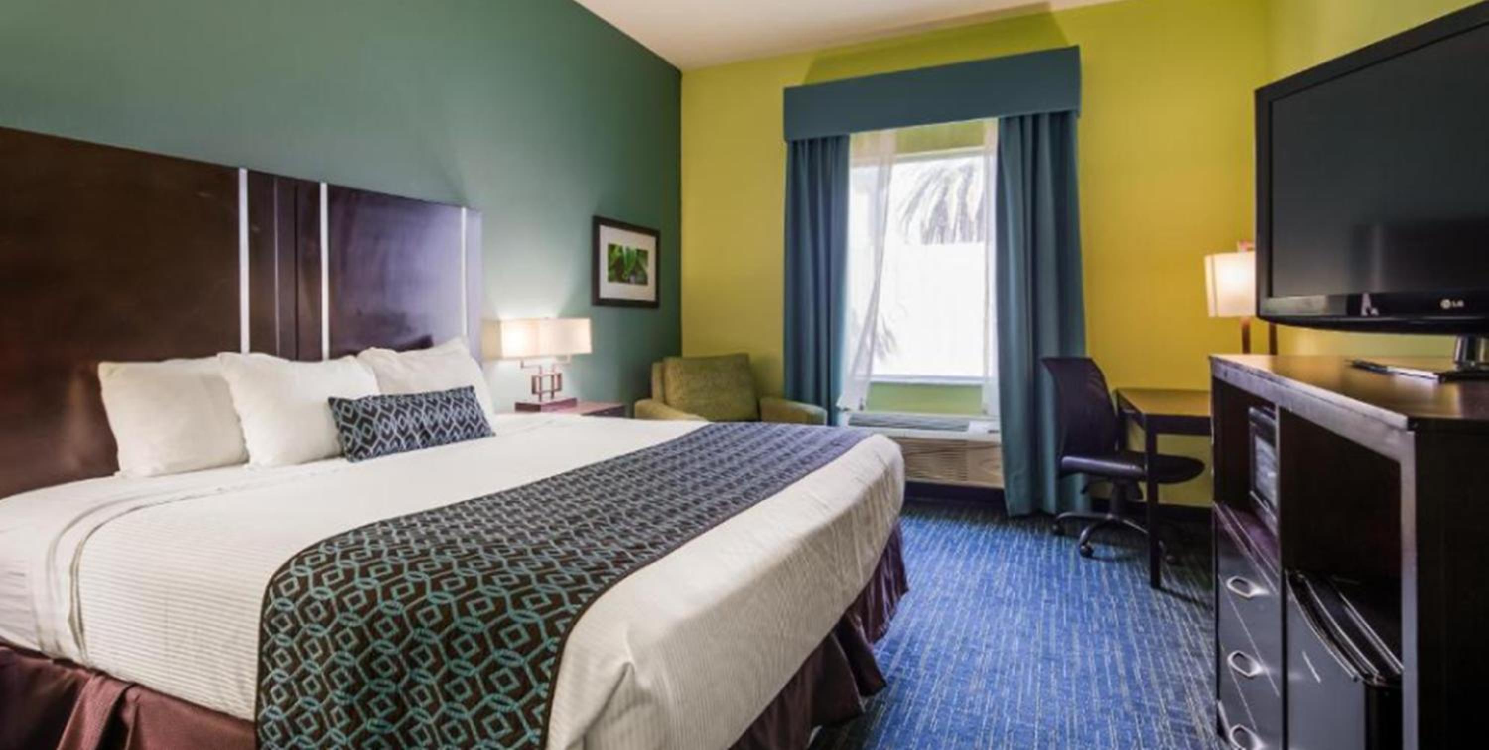 Best Western Plus Carrizo Springs Inn & Suites, Photo 2