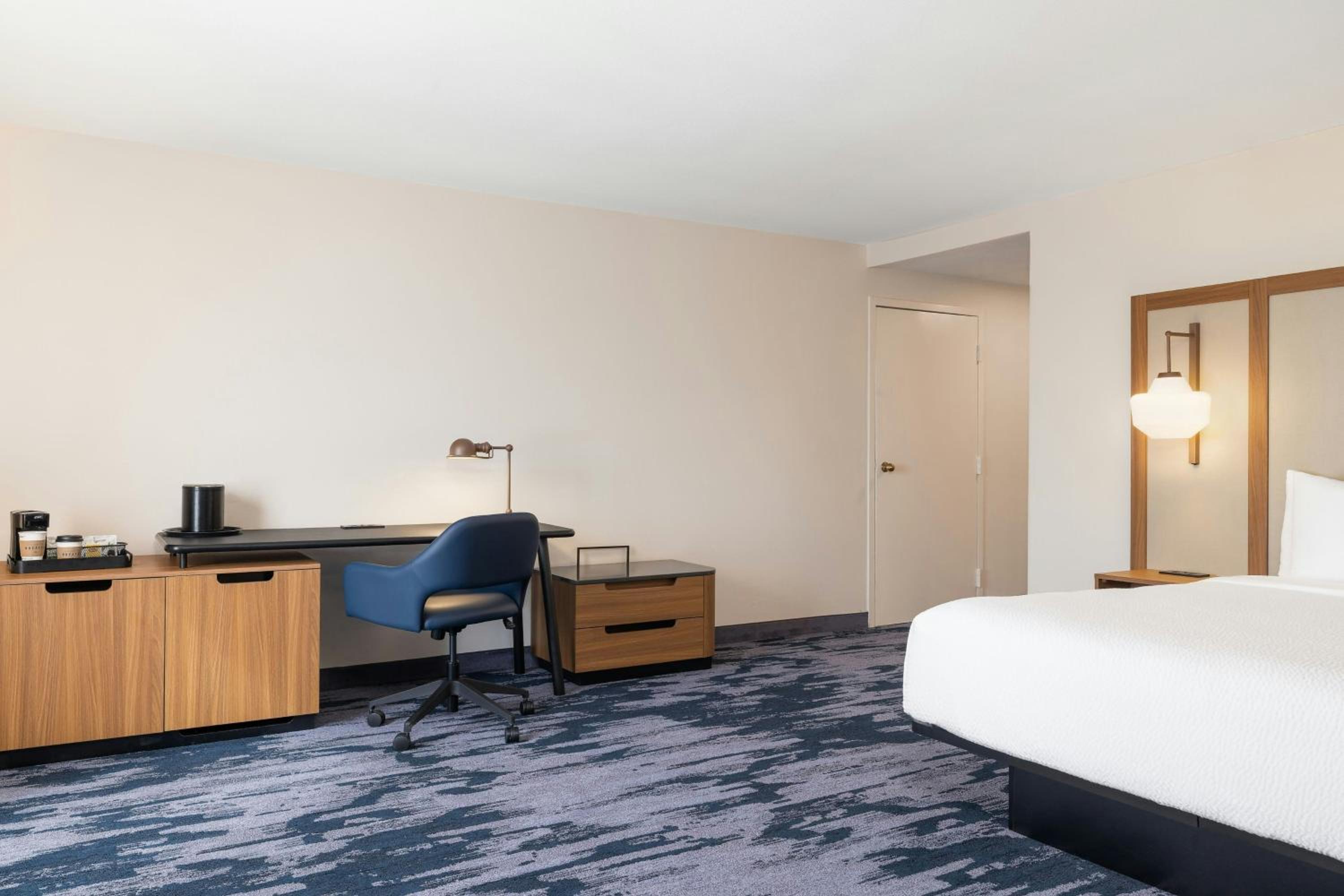 King Suite with Sofa Bed - Photo 5