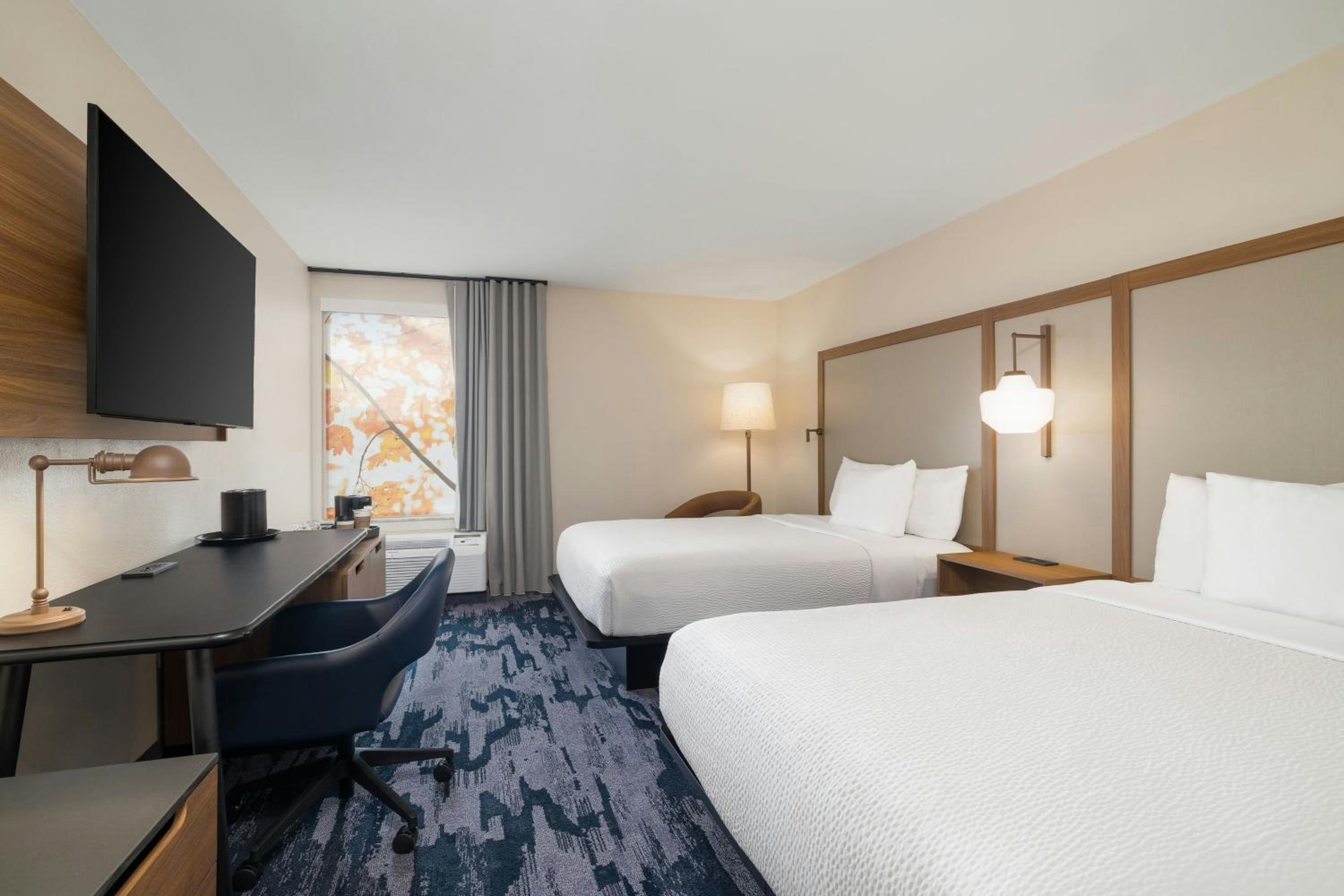 Queen Room with Two Queen Beds - Photo 1
