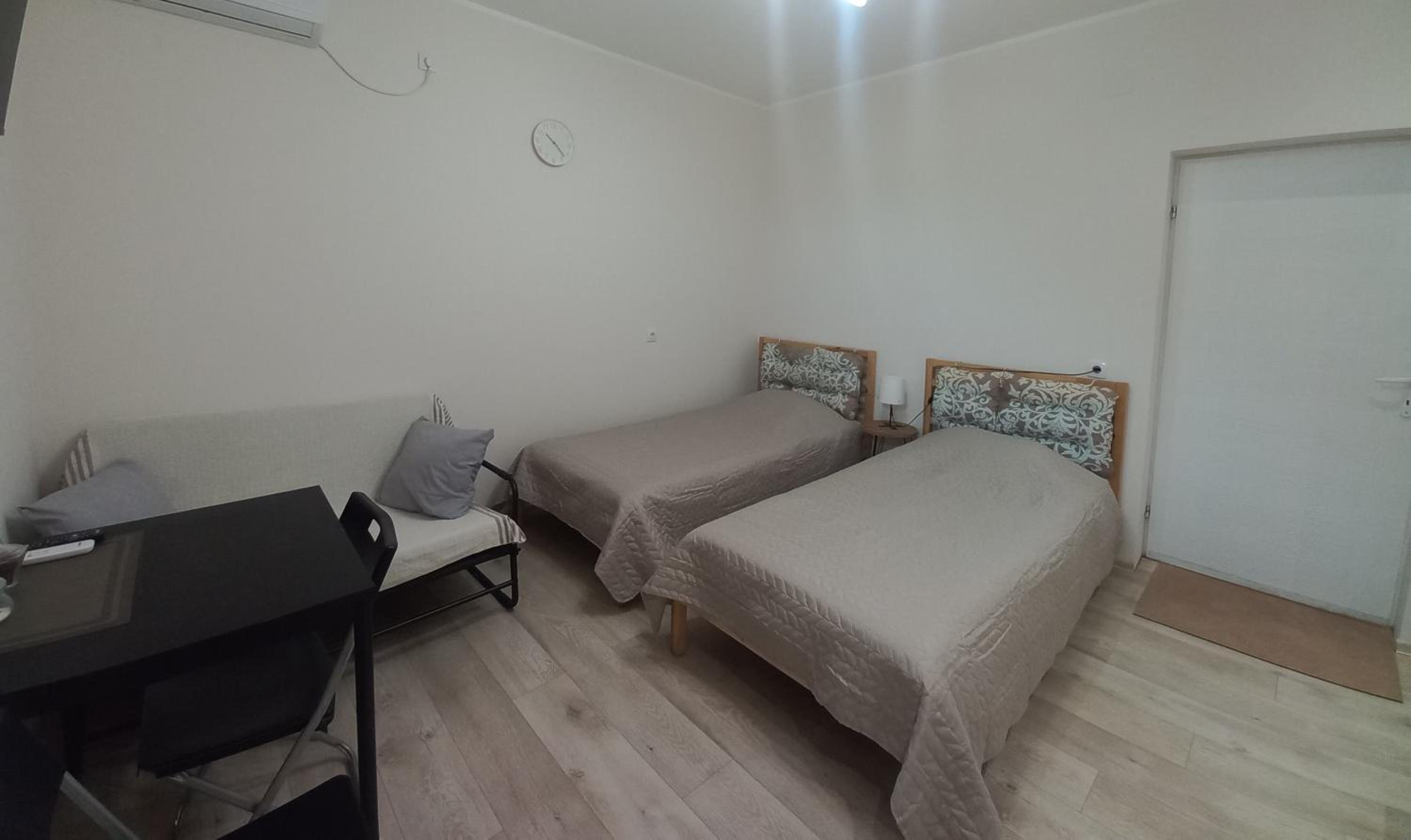 Basic Triple Room photo 2