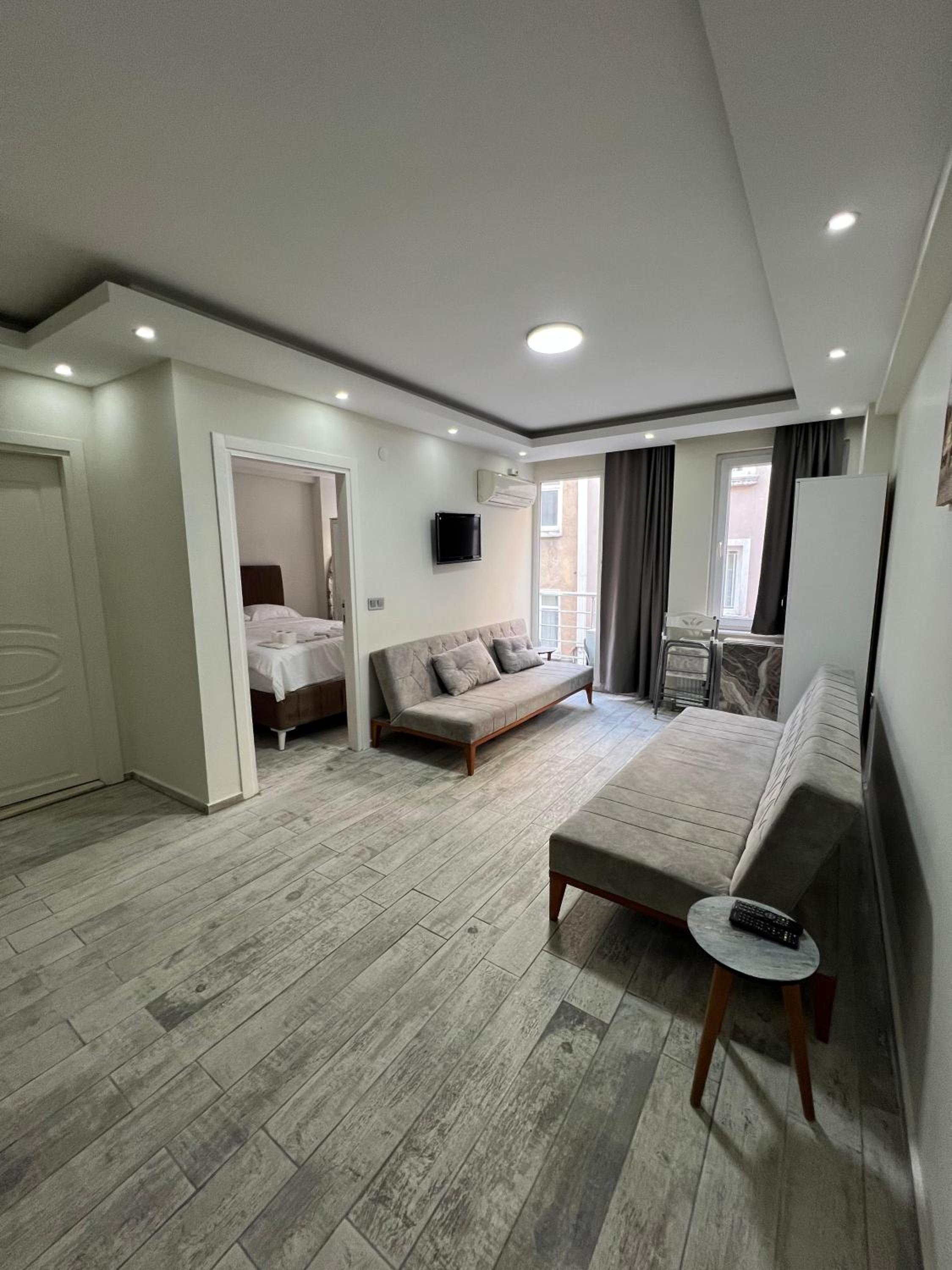 Deluxe Family Suite photo 3