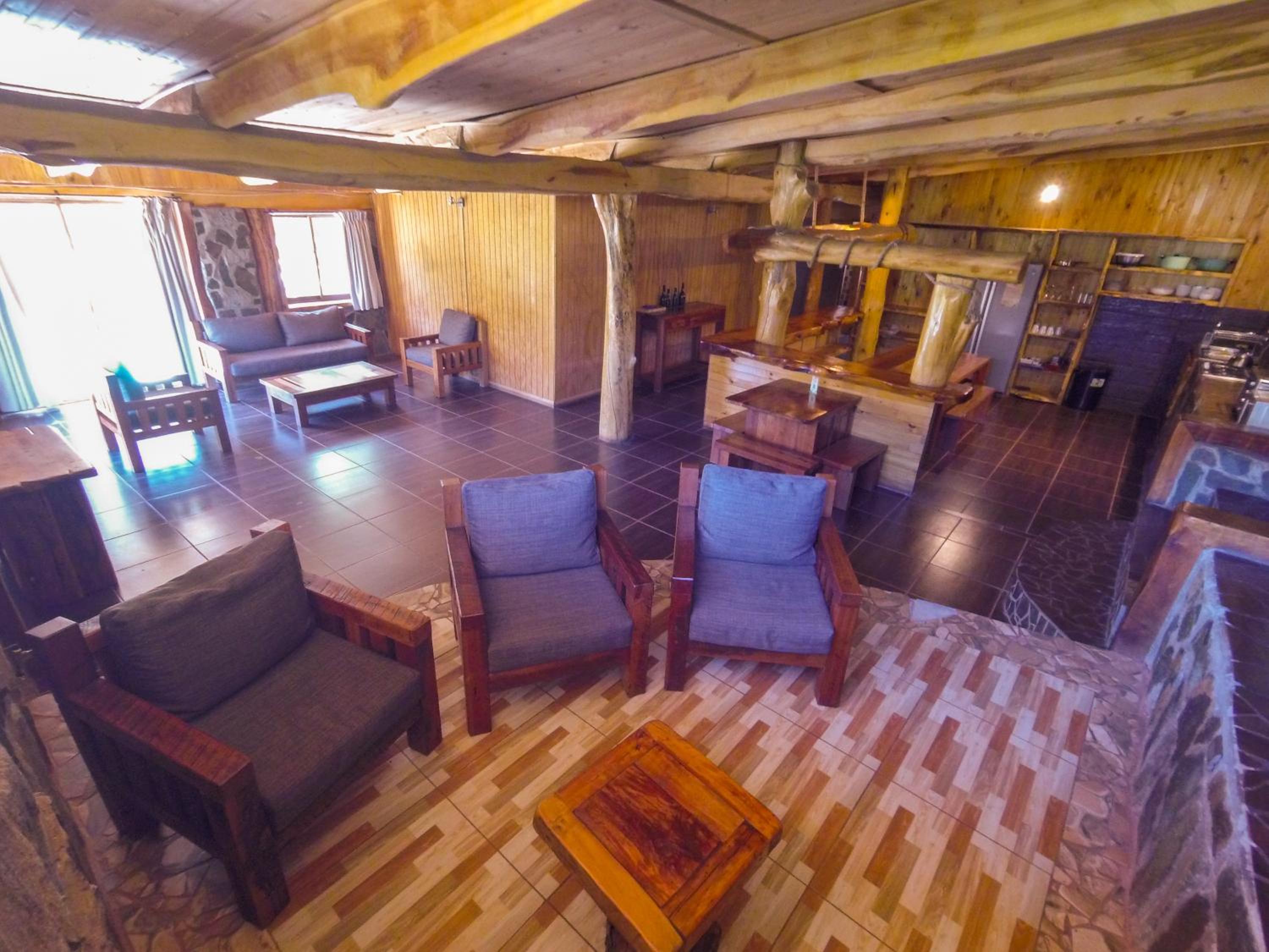 Five-Bedroom House photo 1