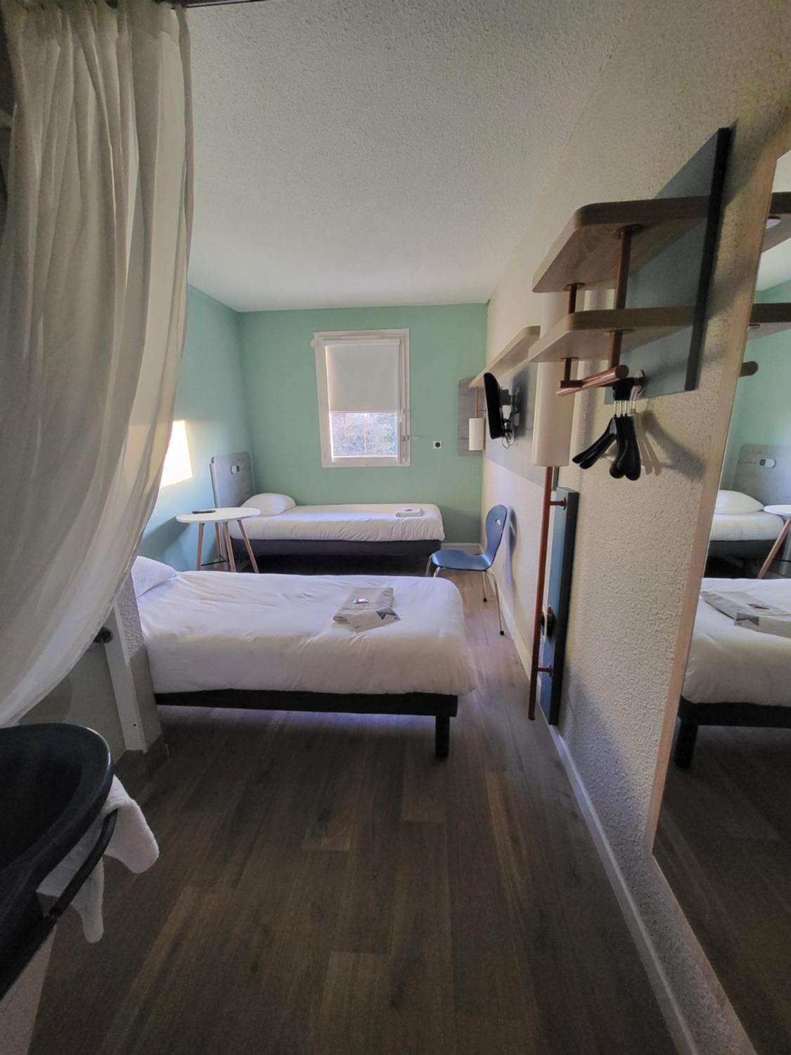 Classic Twin Room - Photo 3