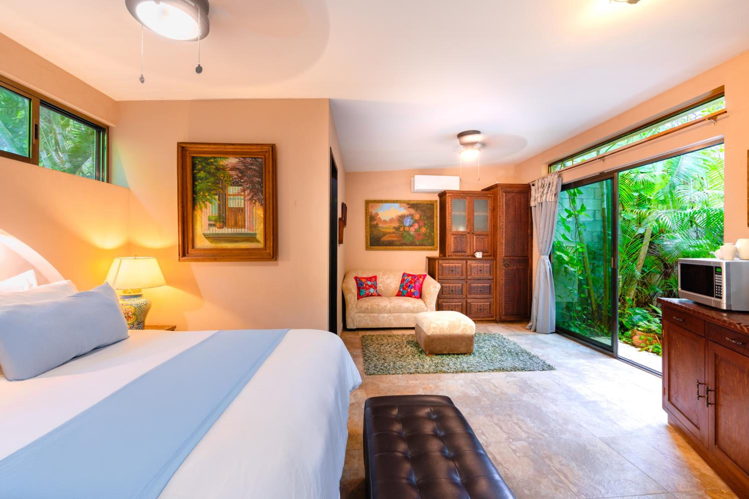 King Room with Garden View photo 3