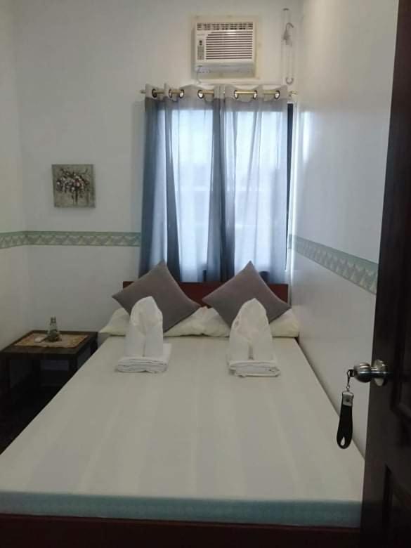 Standard Double Room - Photo 2