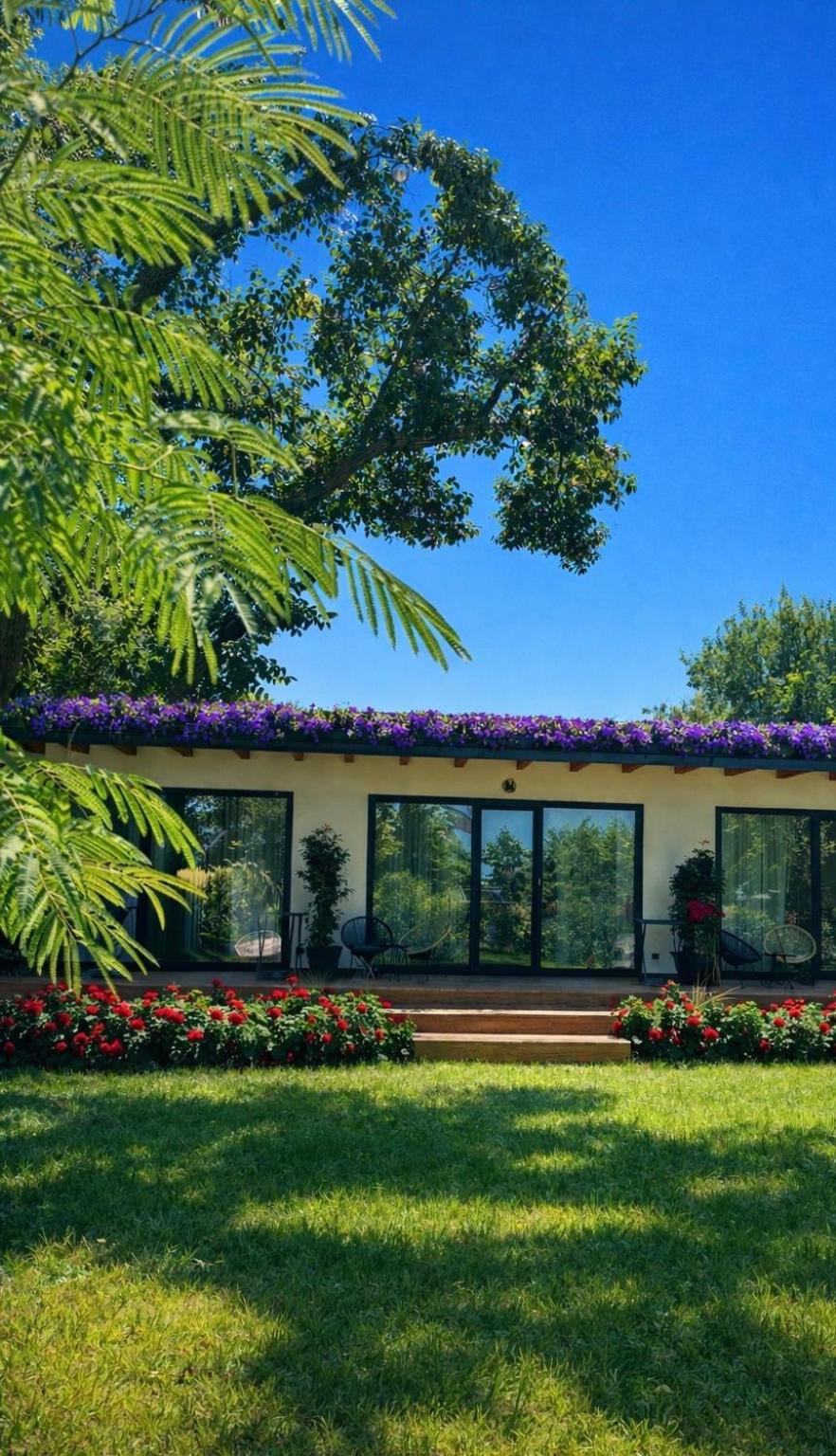 Apartment with Garden View