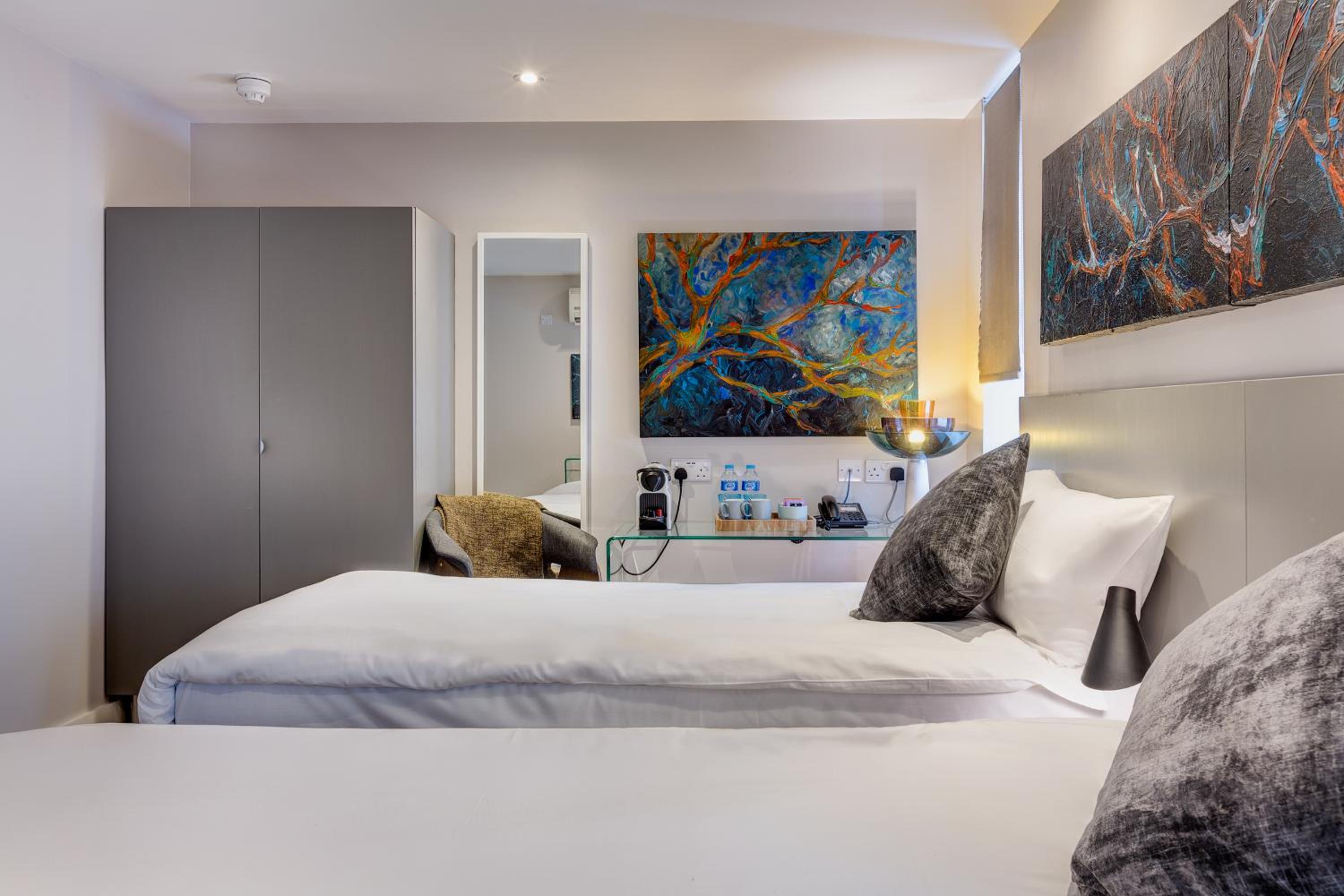 Deluxe Twin Room photo 2