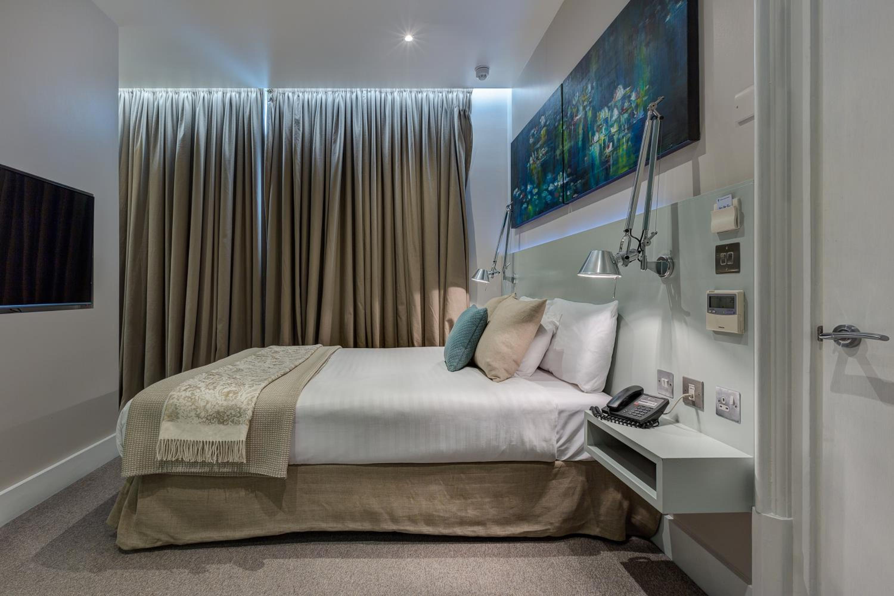 Double Room with Street View photo 1