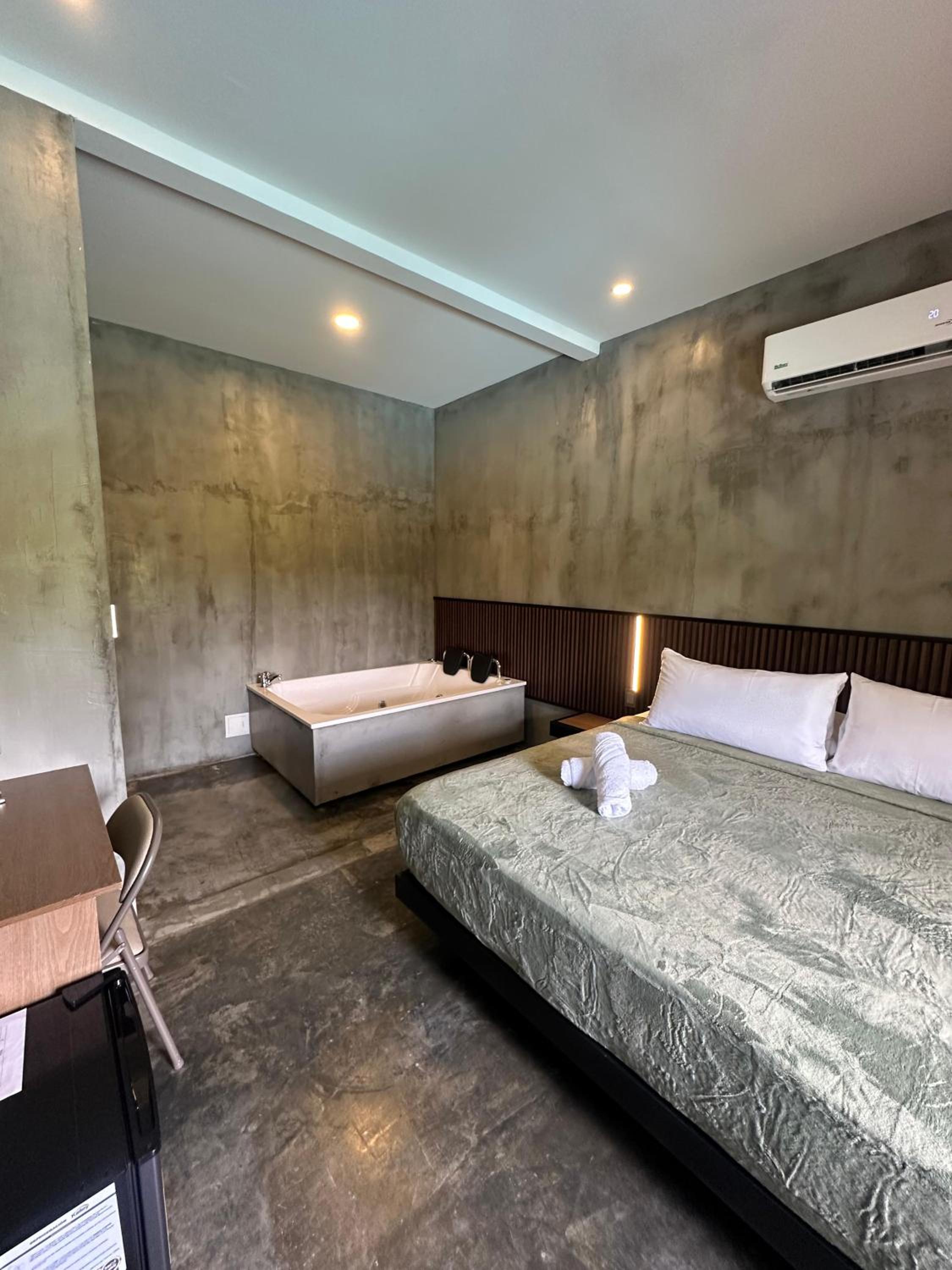 Superior King Room photo 1