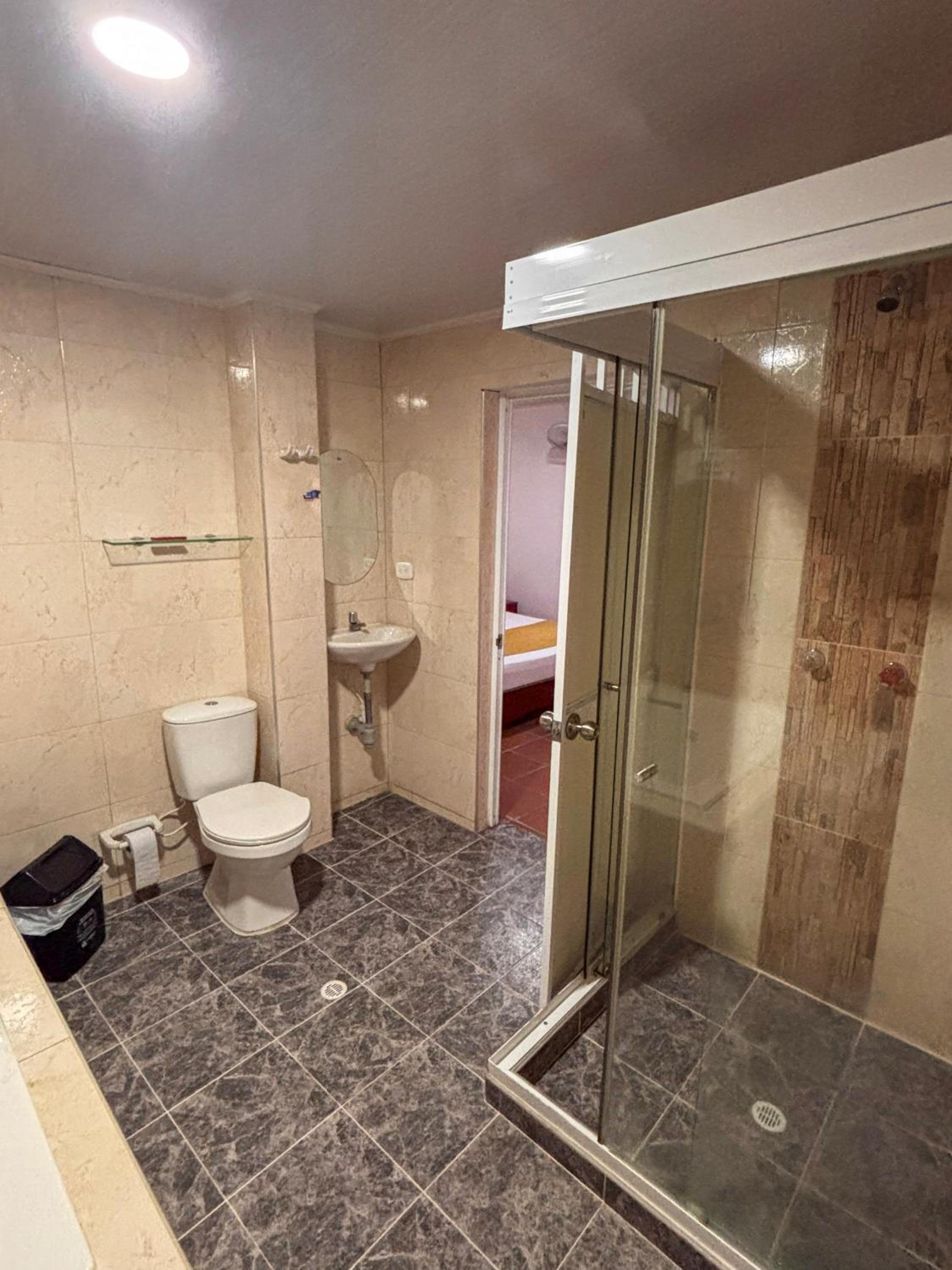 Double Room with Private Bathroom photo 3