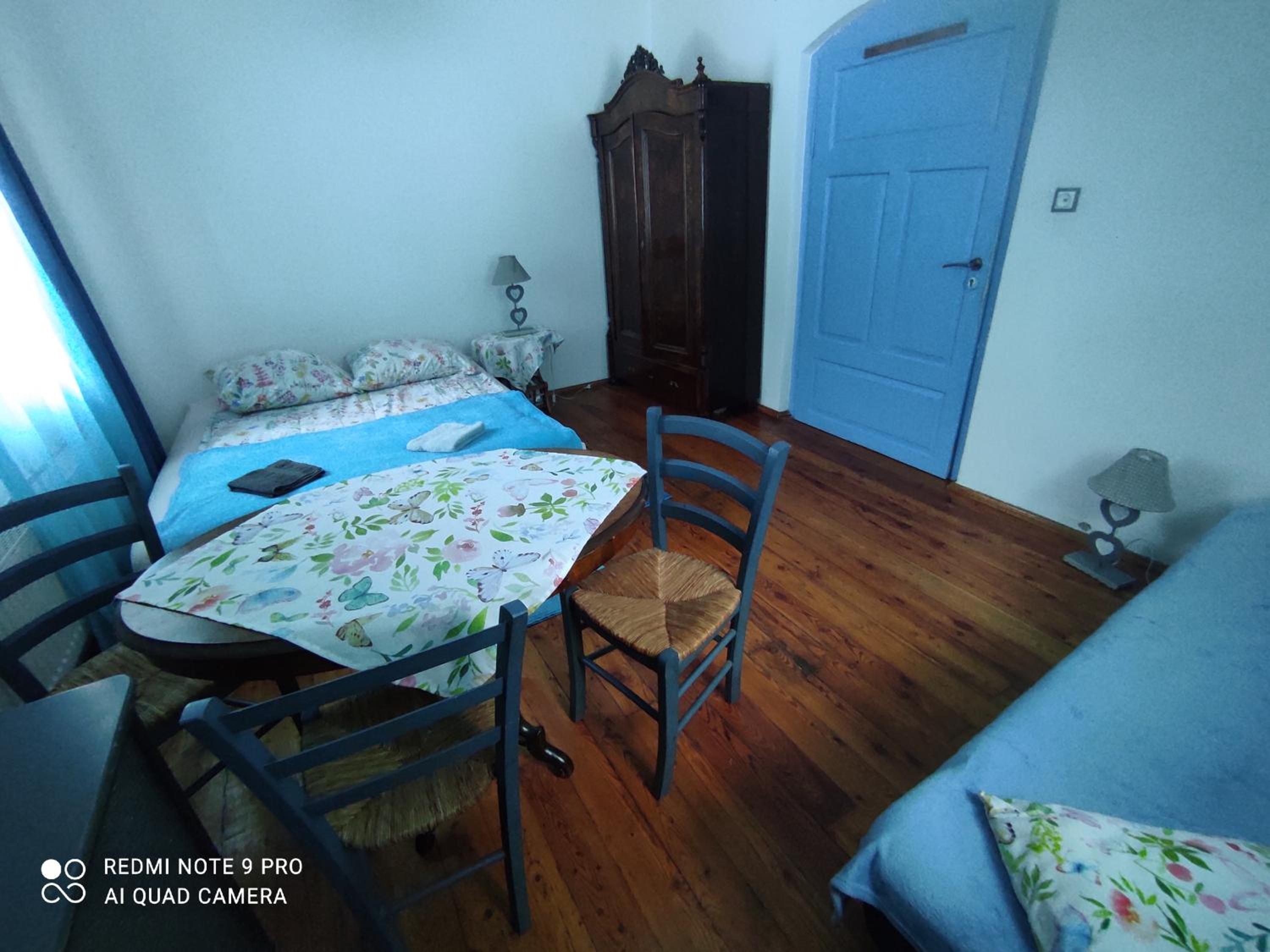 Standard Double Room with Shared Bathroom photo 1