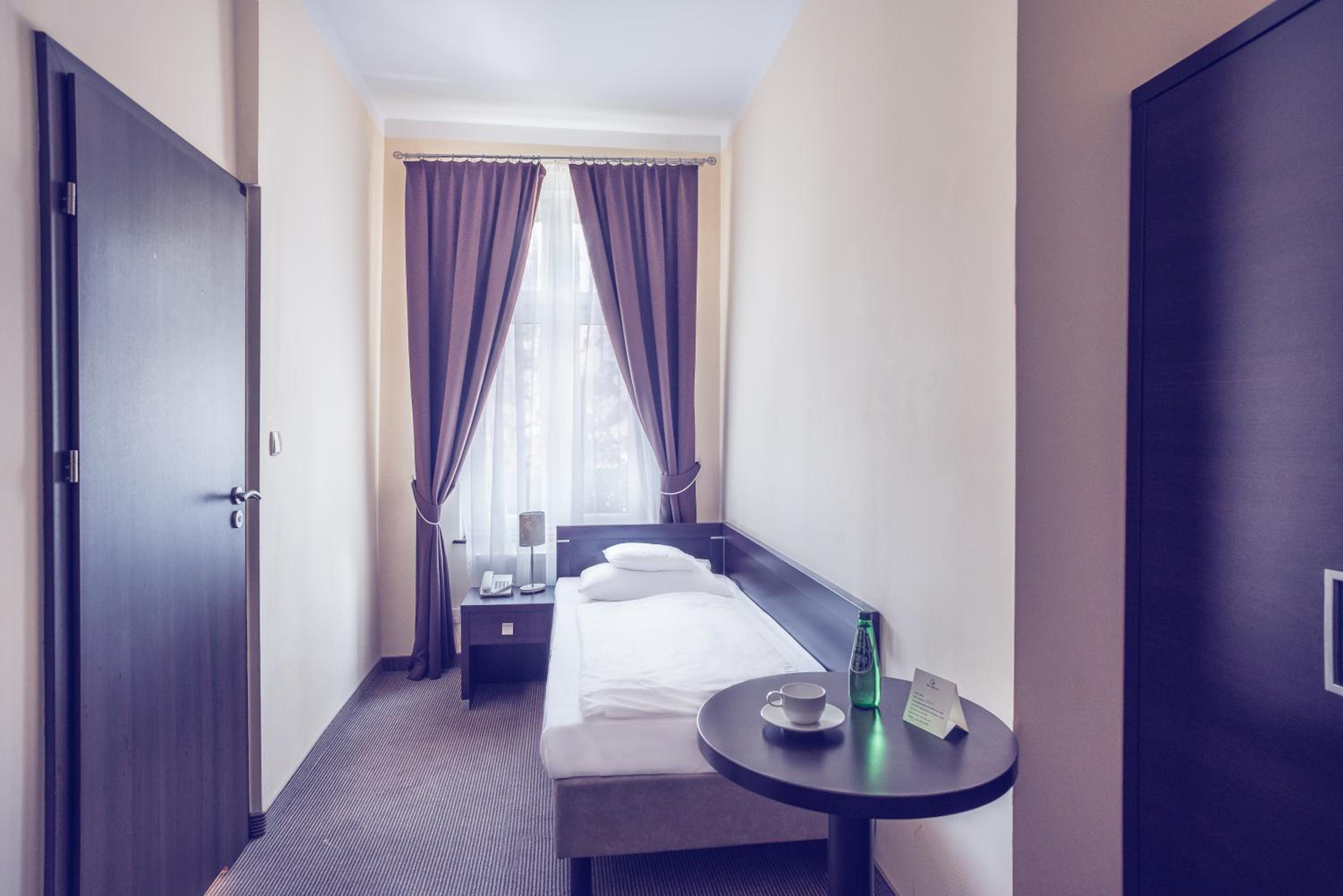 Single Room photo 3