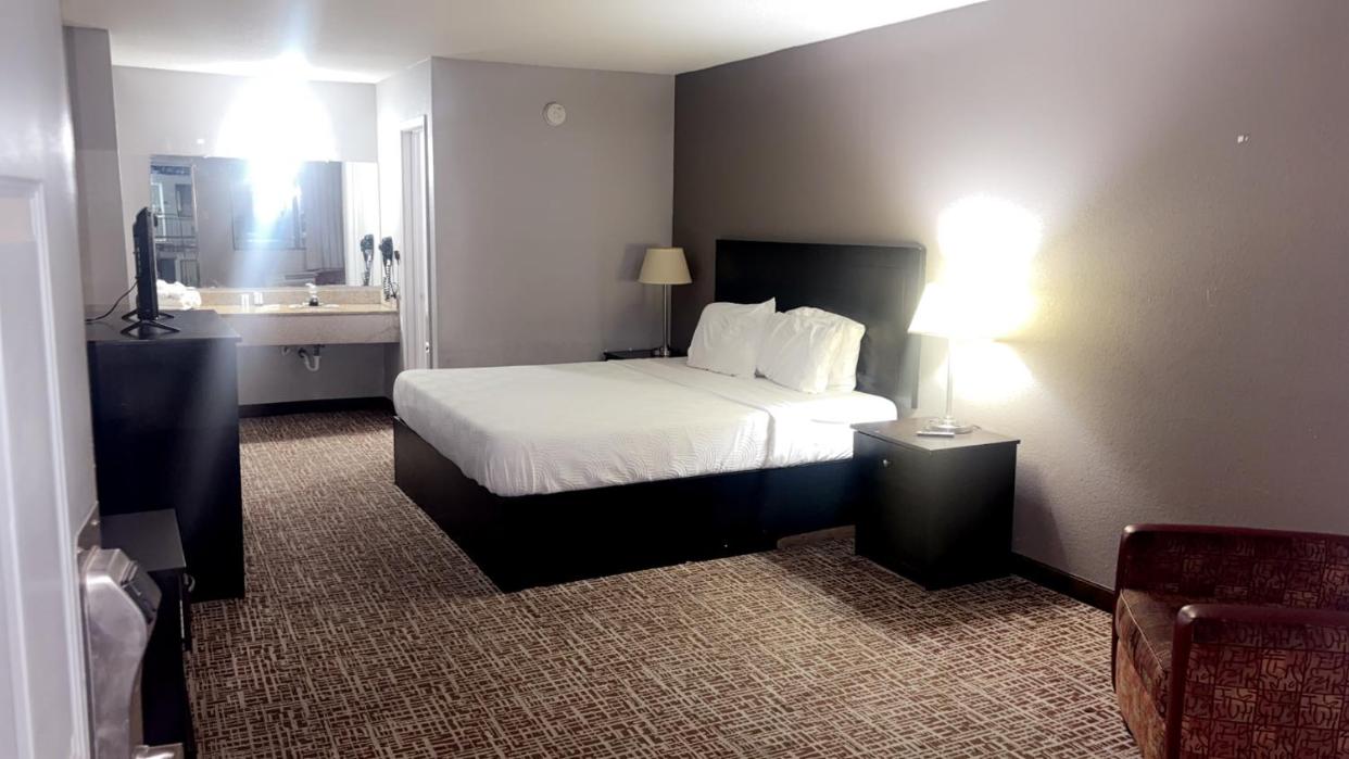 Superior King Suite photo 1