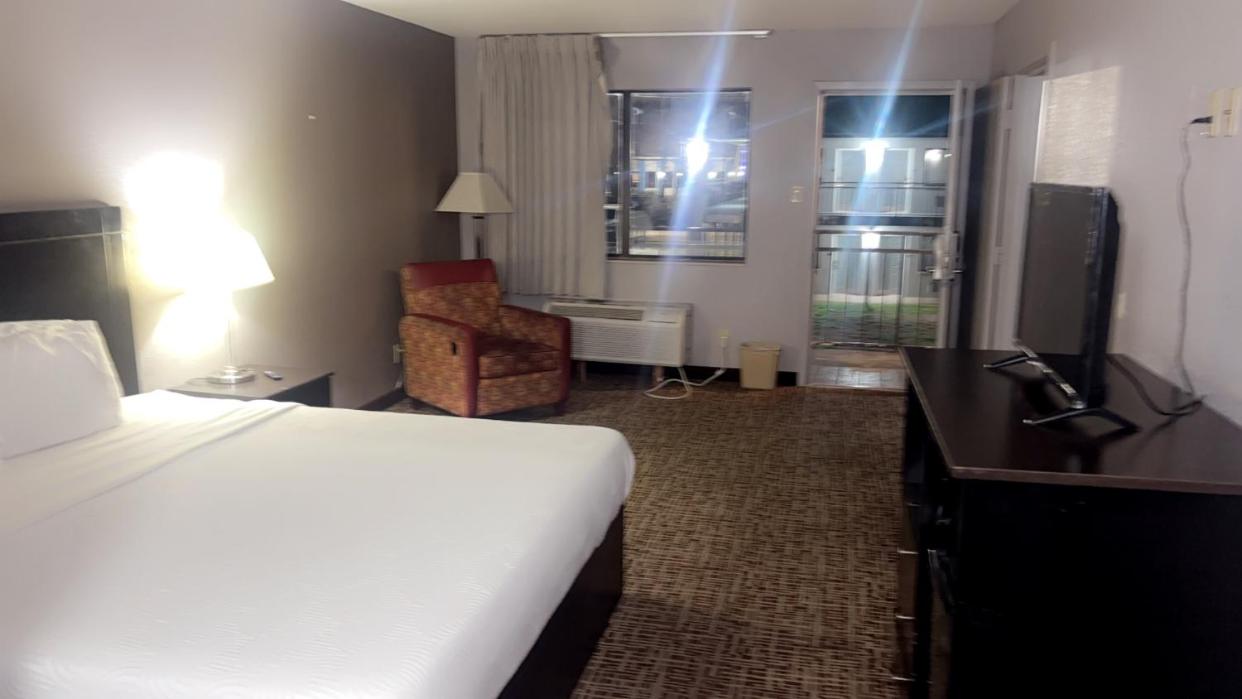 Superior King Suite photo 2
