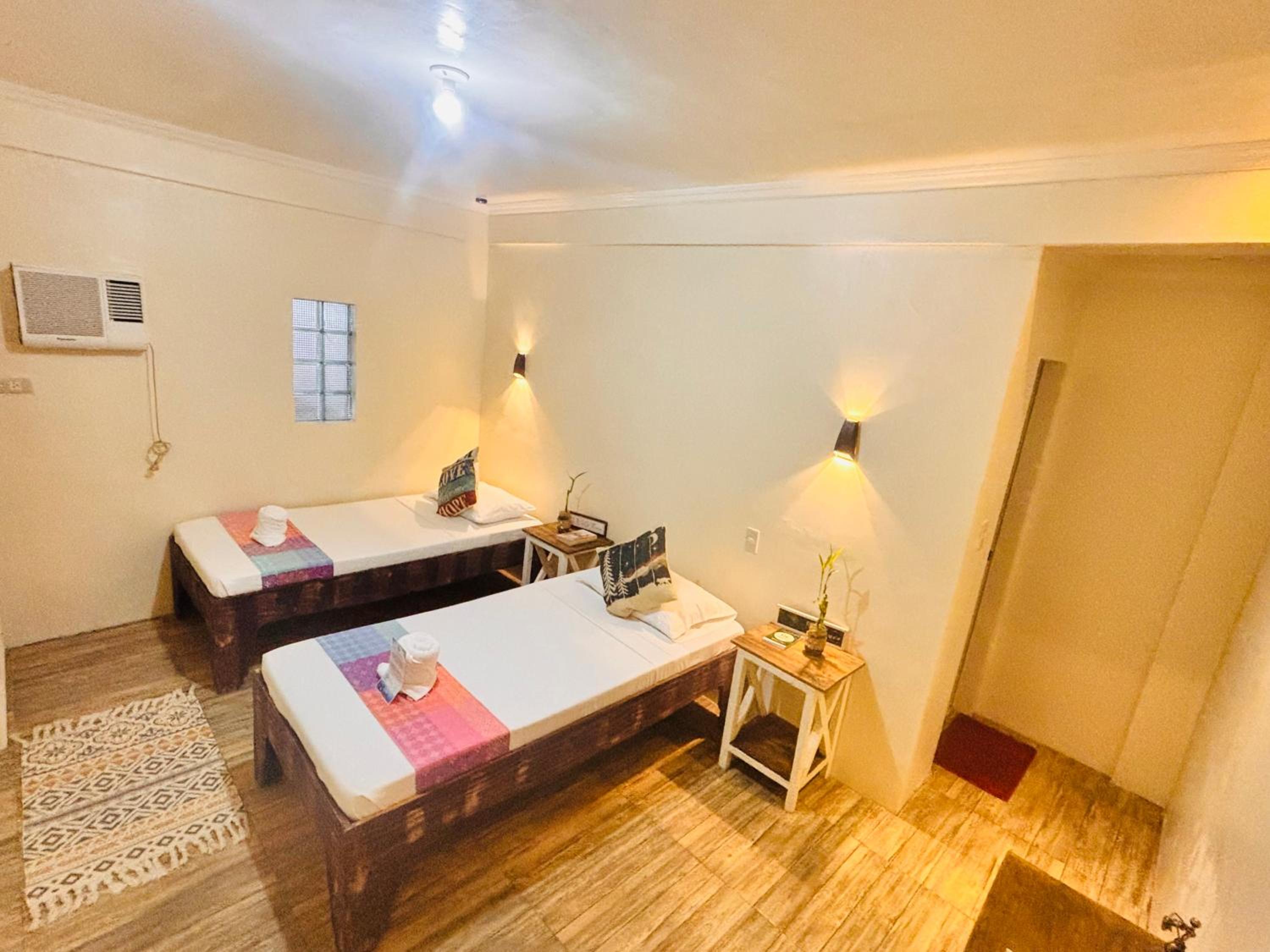 Standard Twin Room - Photo 3