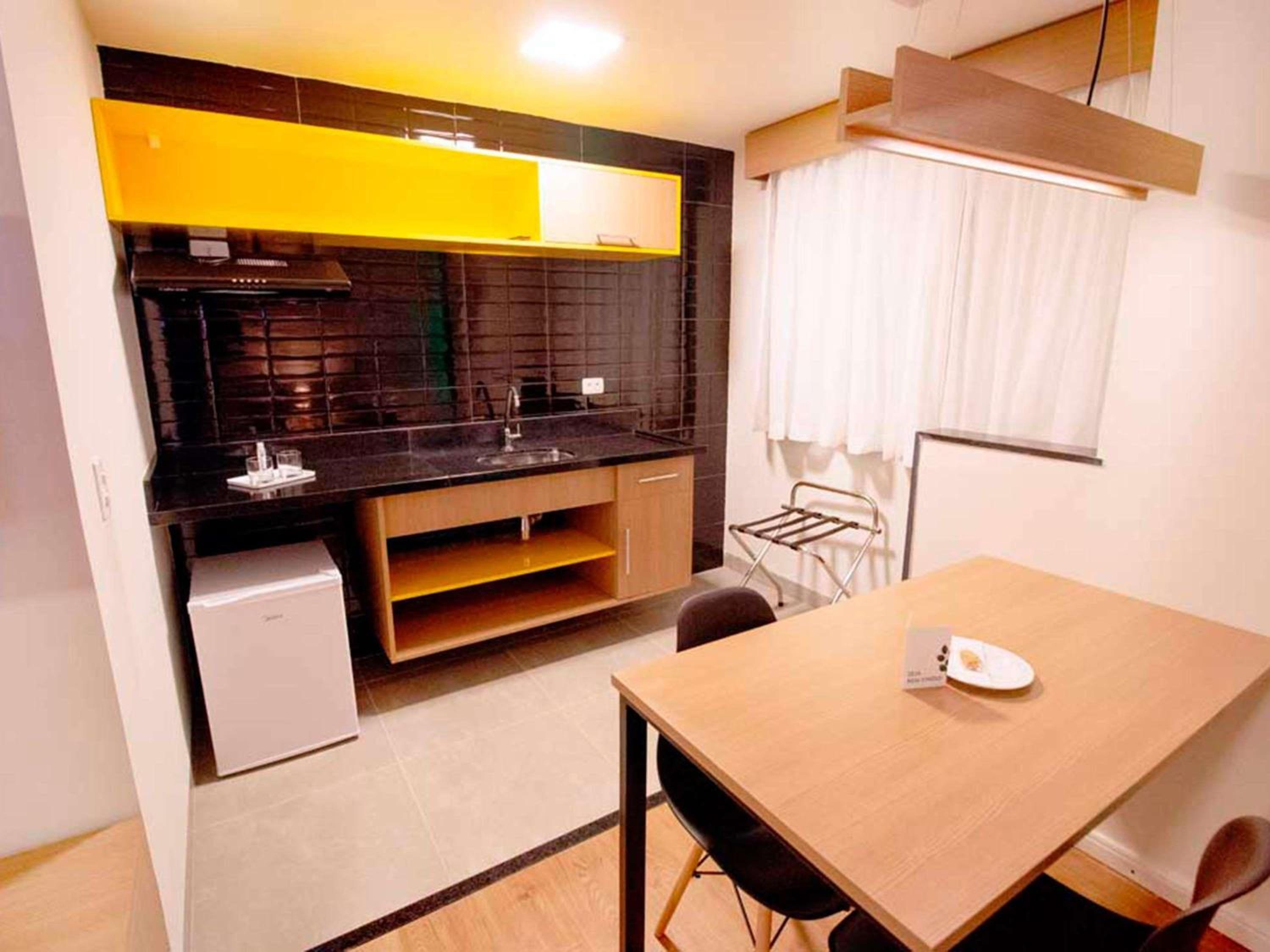Apartment with One Queen Bed and One Single Be D - Photo 10