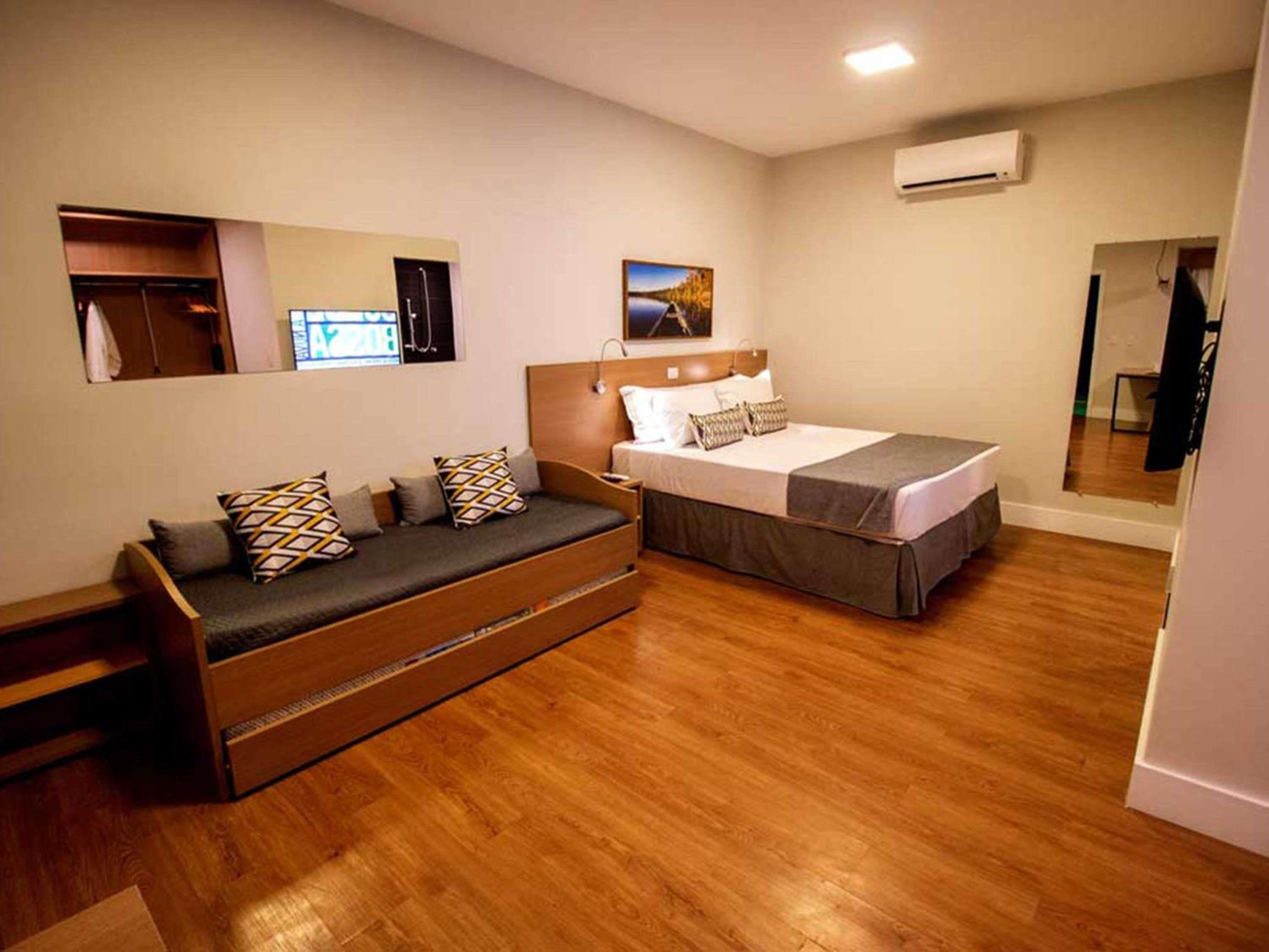 Apartment with One Queen Bed and One Single Be D - Photo 1