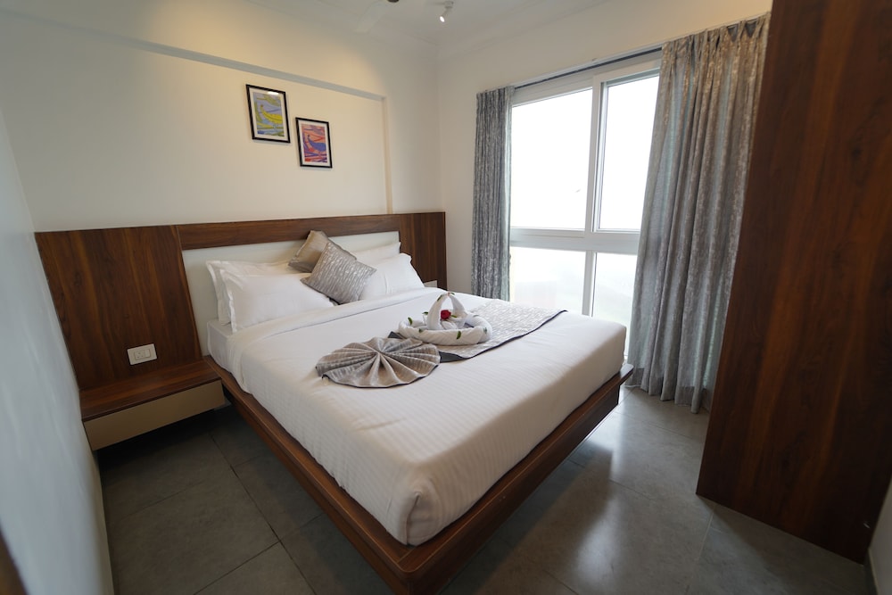 Deluxe Studio Suite, City View photo 1