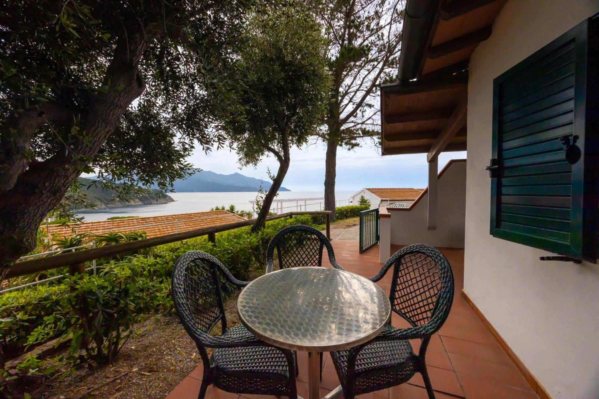 Double Room with Extra Bed With Terrace and Sea View photo 1