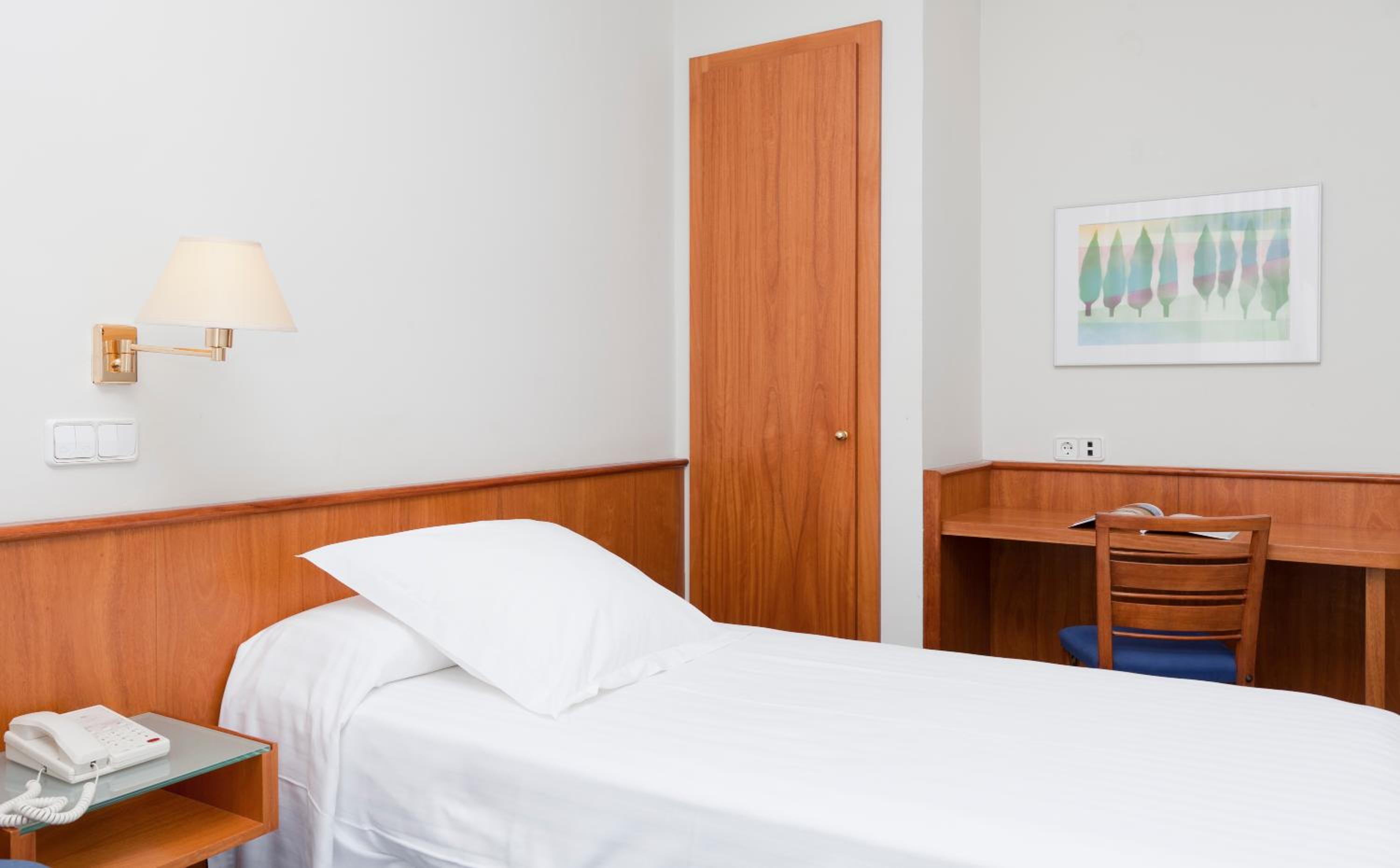 Single Room photo 2