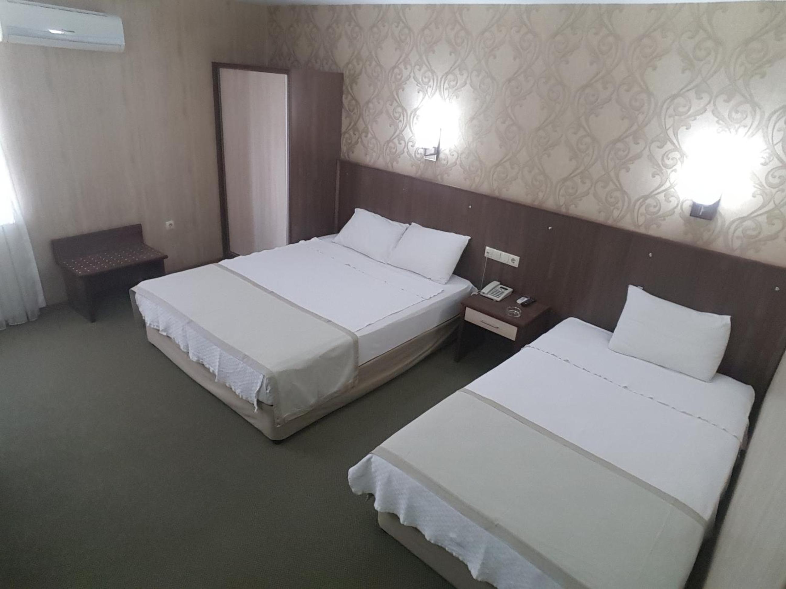 Double or Twin Room - Photo 7
