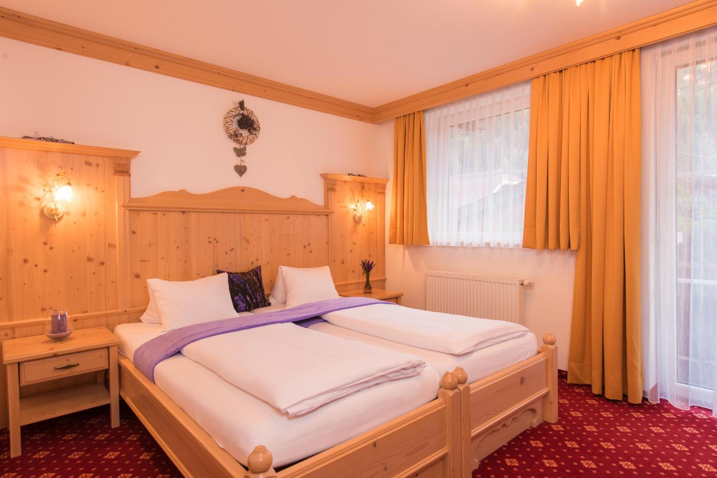 Deluxe Double Room - Photo 1