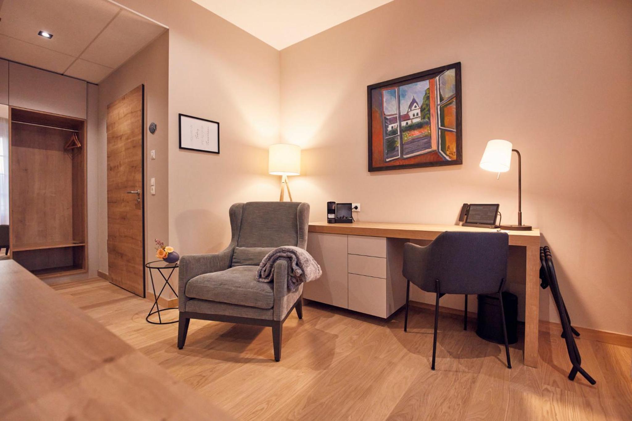 Junior Suite with Lake View photo 3