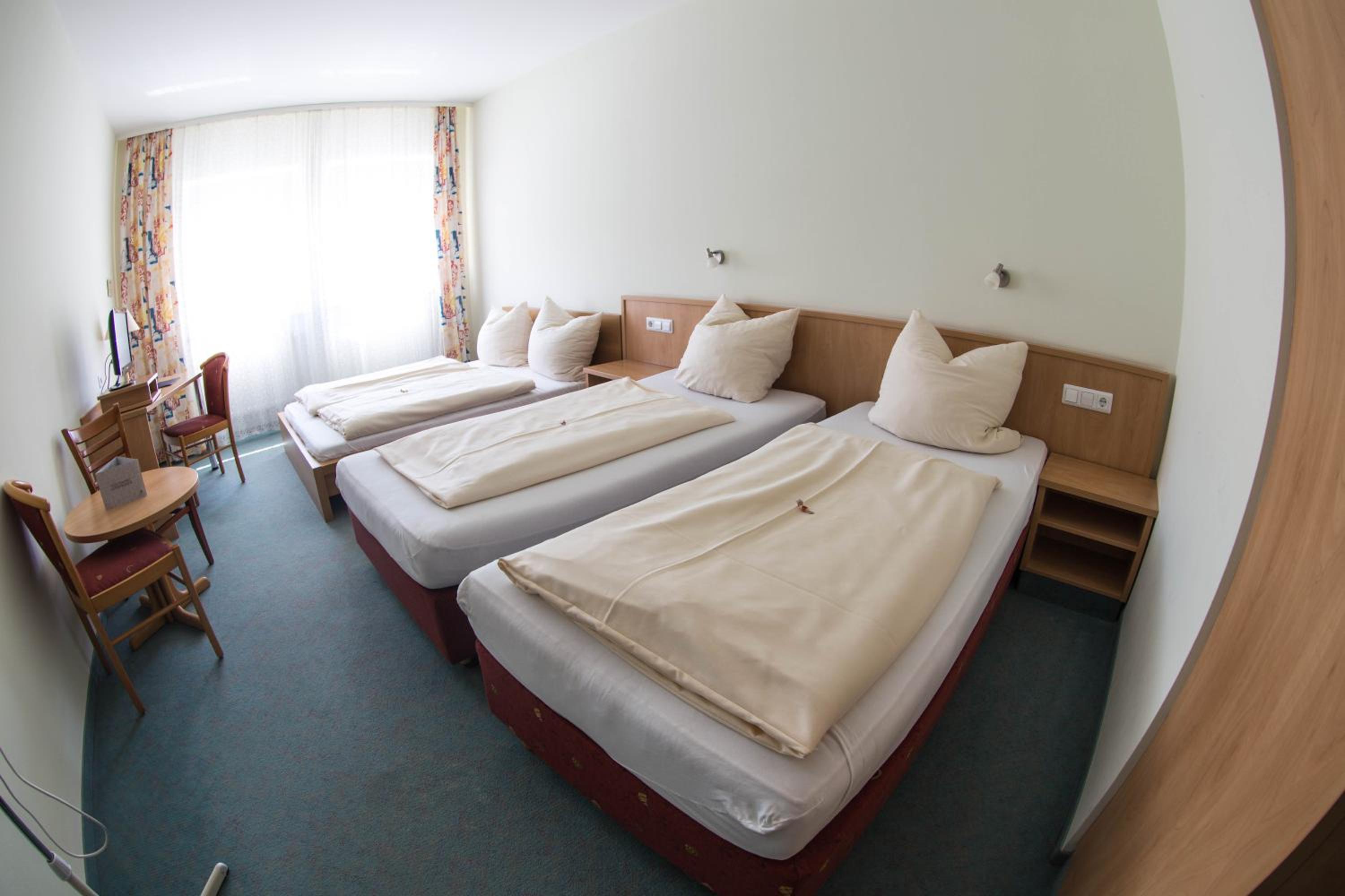 Quadruple Room - Photo 3
