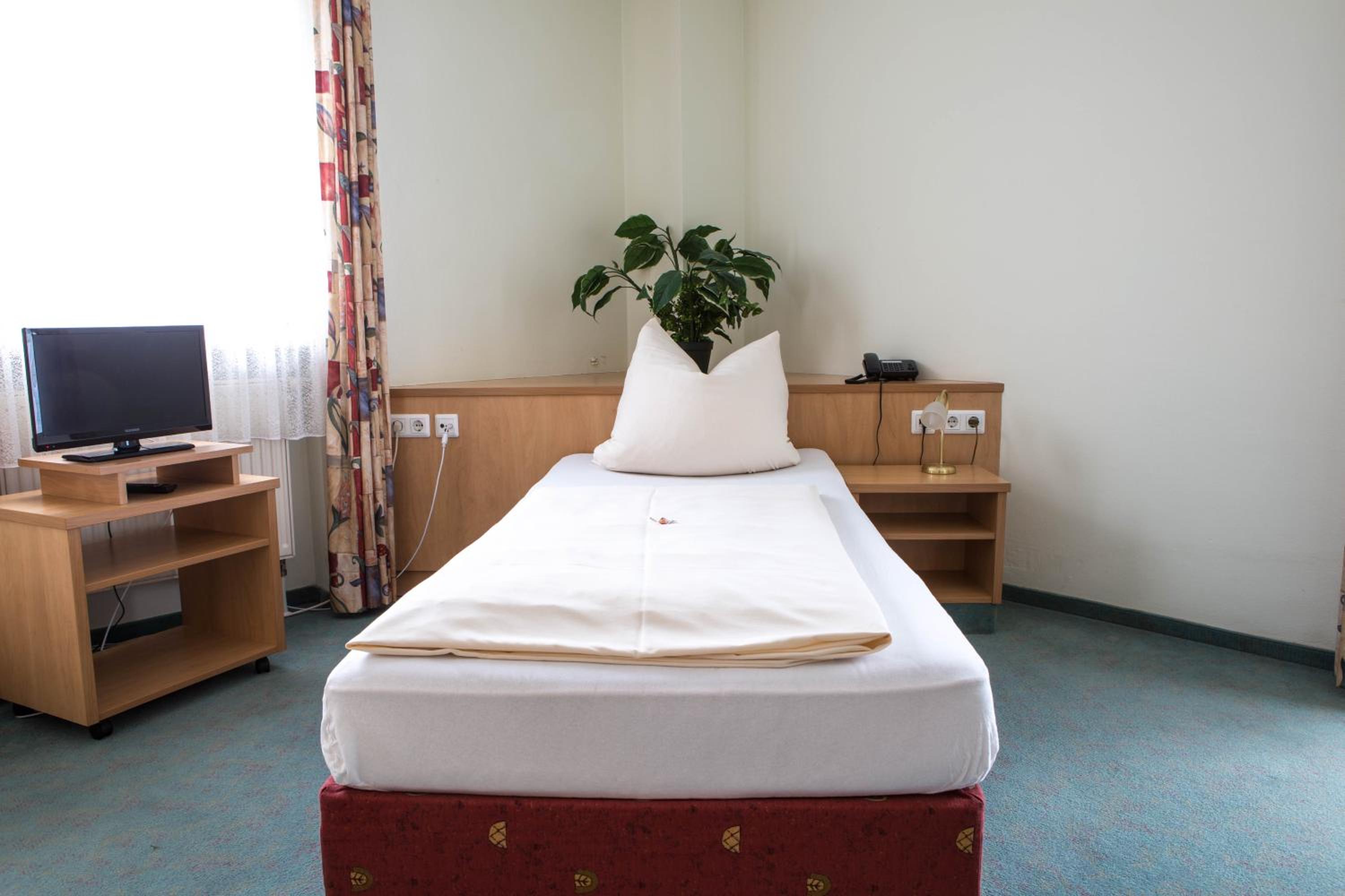 Single Room photo 3