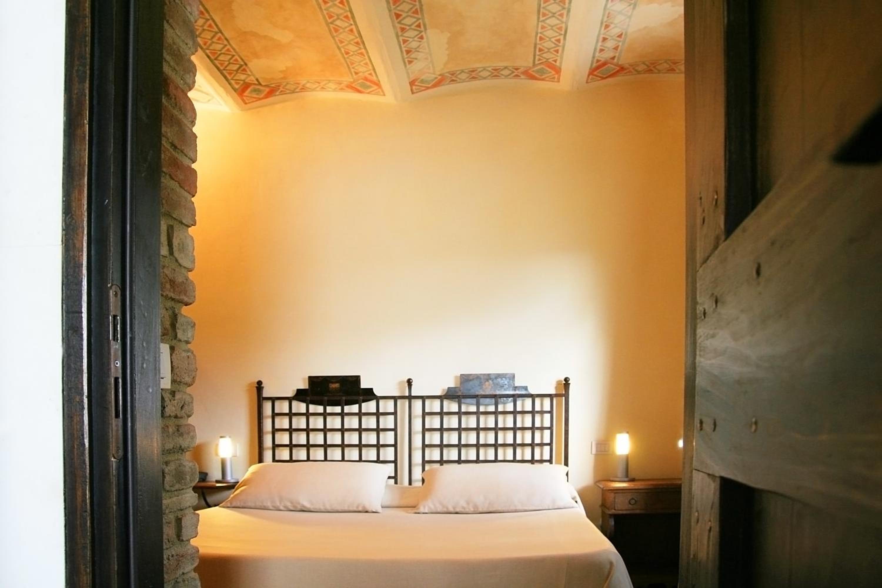 Classic Double Room - Photo 10