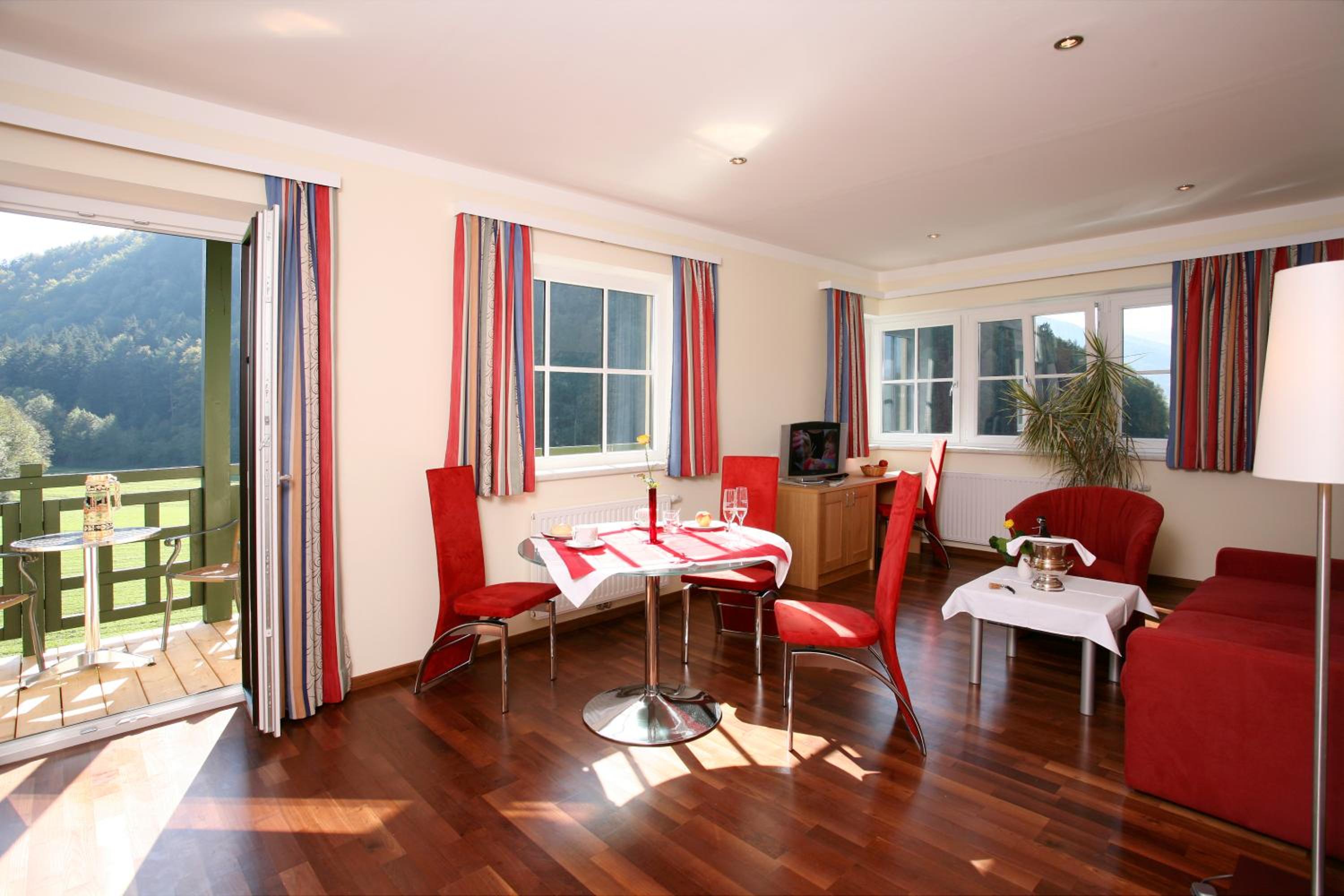 Suite with Lake View