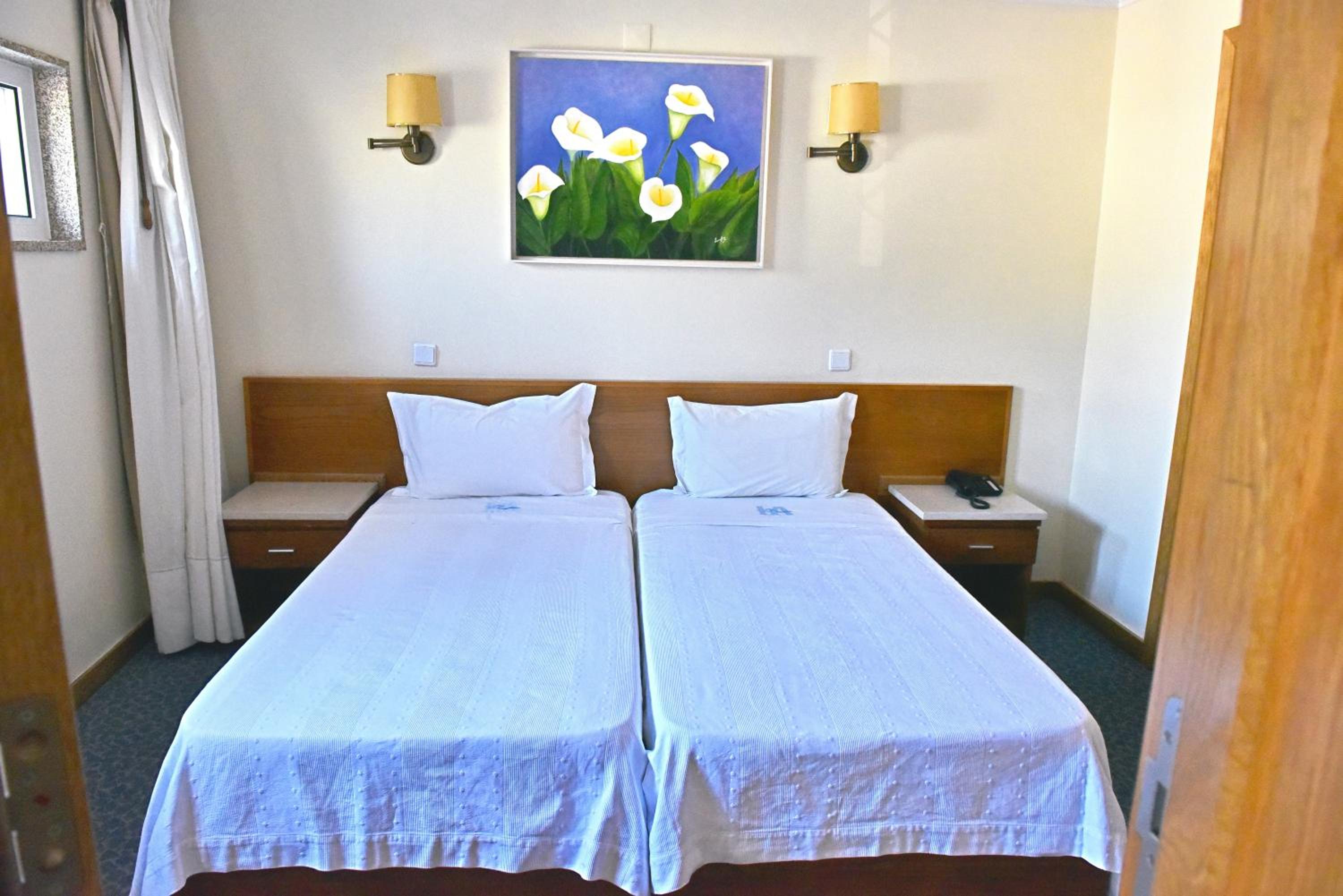 Twin Room - Photo 1