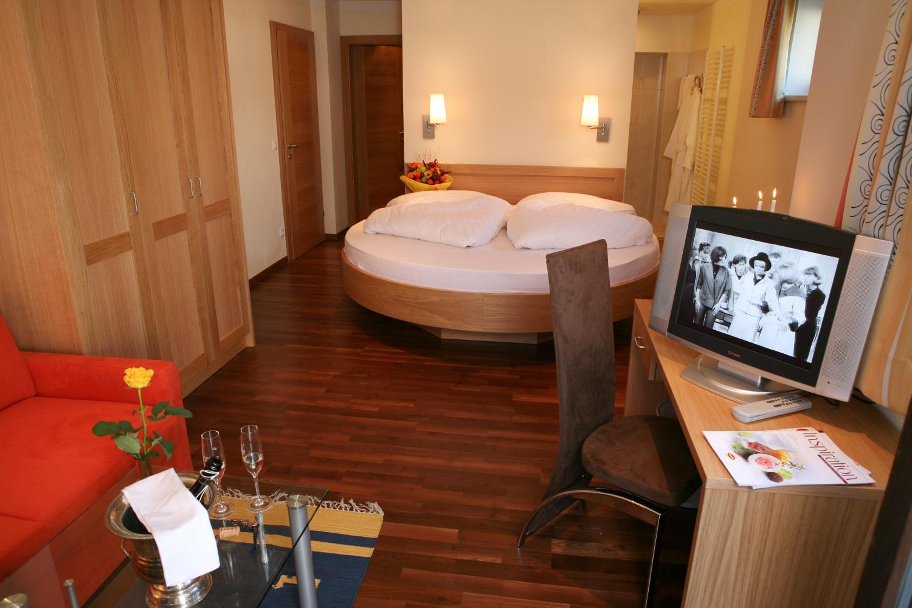 Double Room with Balcony - Photo 5