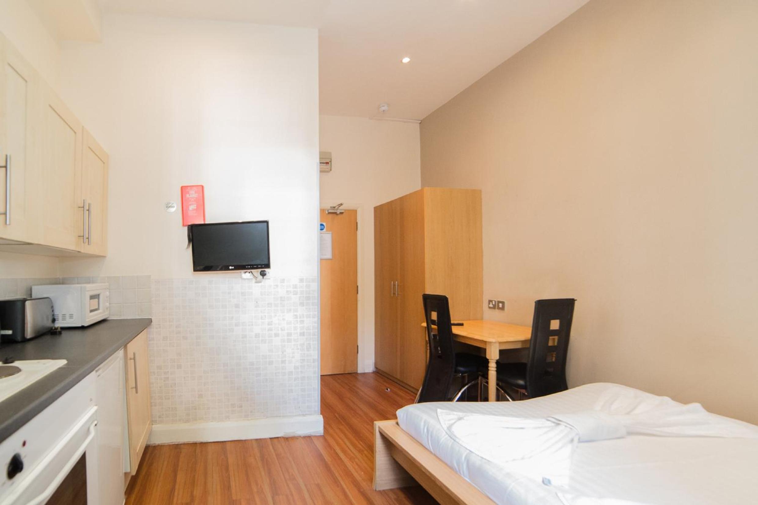 Studio Apartment photo 1