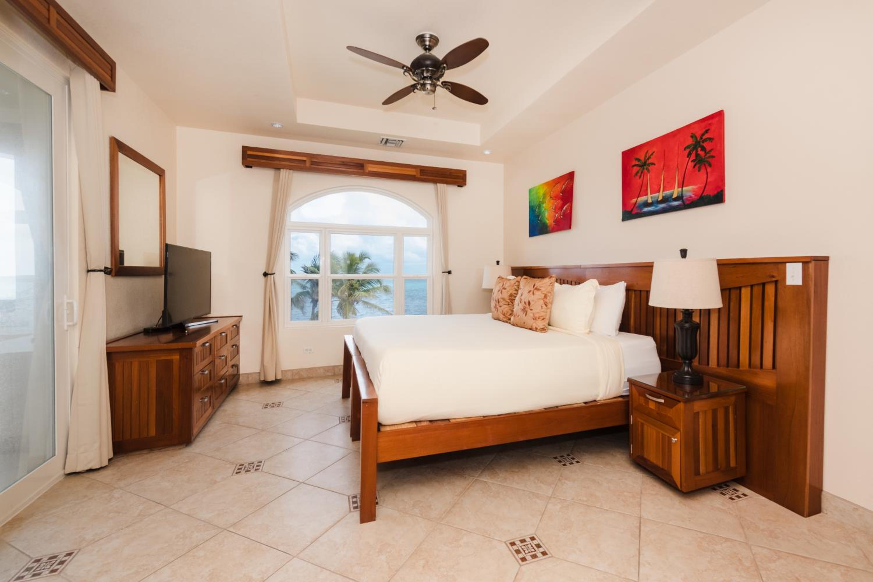 Two-Bedroom Suite photo 3
