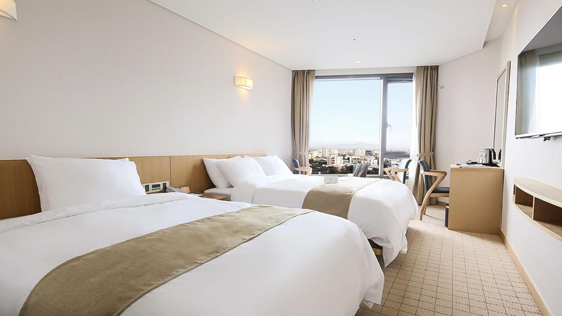 [Brunch PKG] Deluxe Double Twin Room