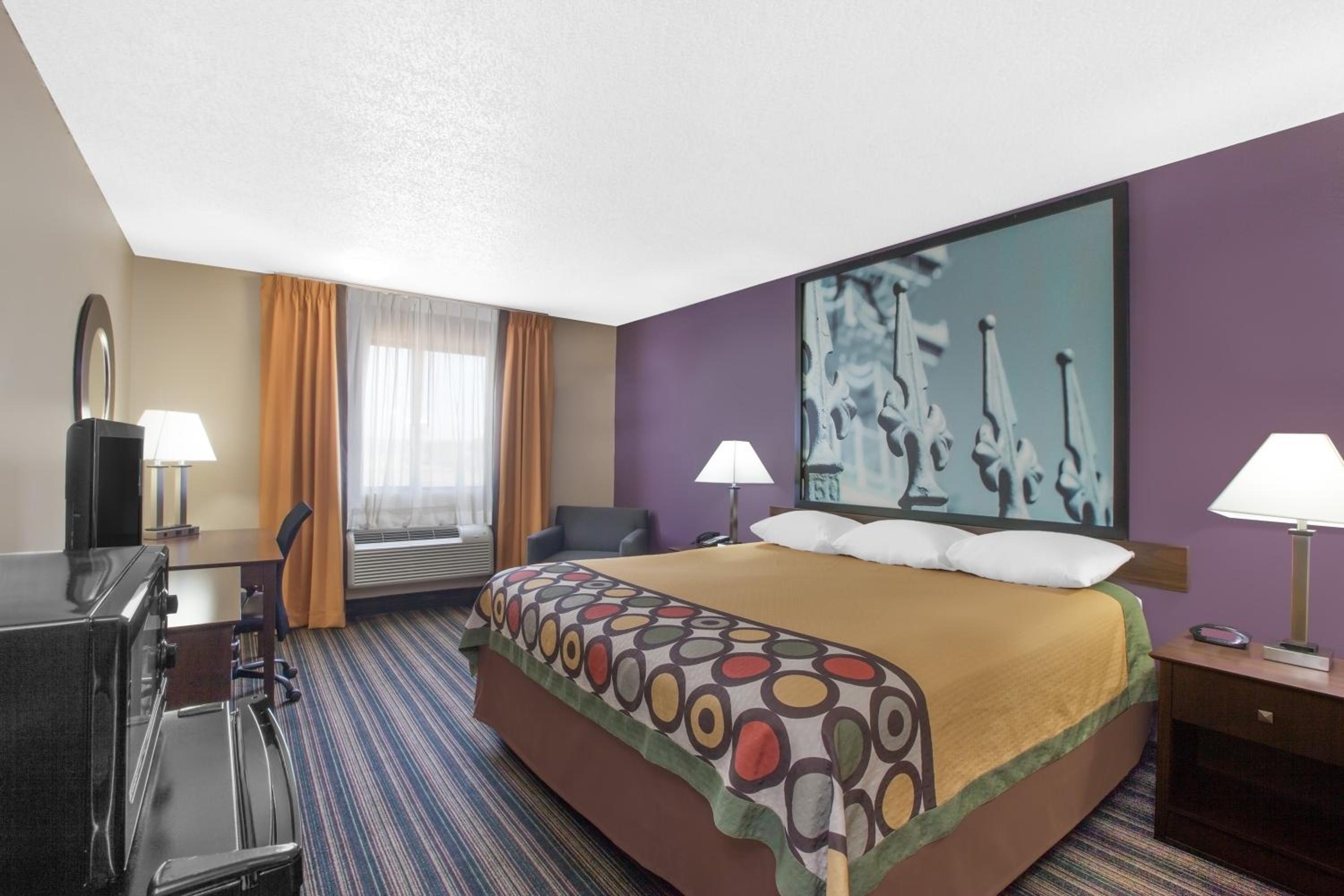 King Room - Non-Smoking - Photo 1