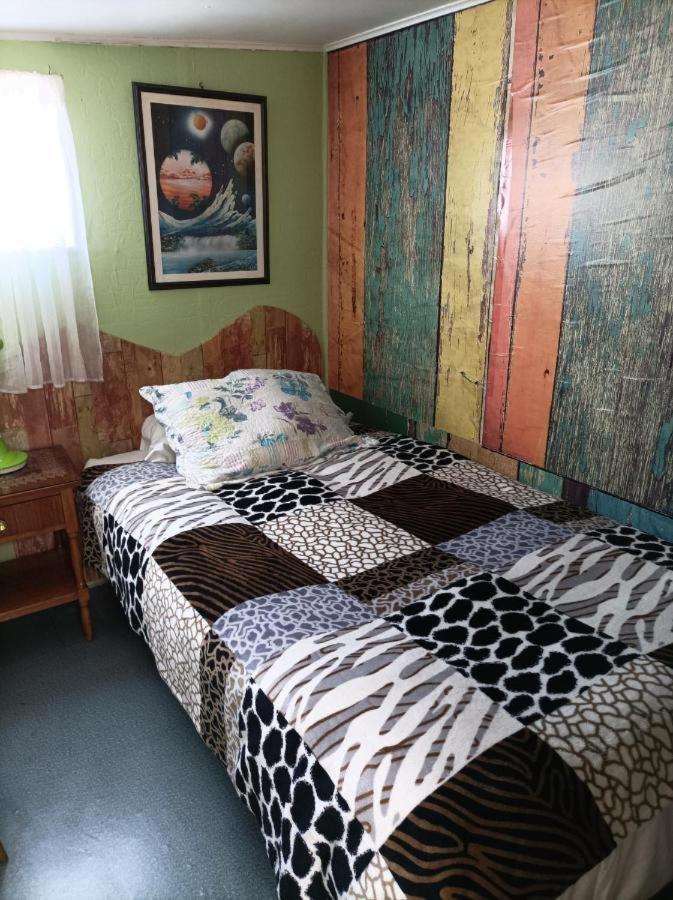 Single Room with Shared Bathroom photo 2