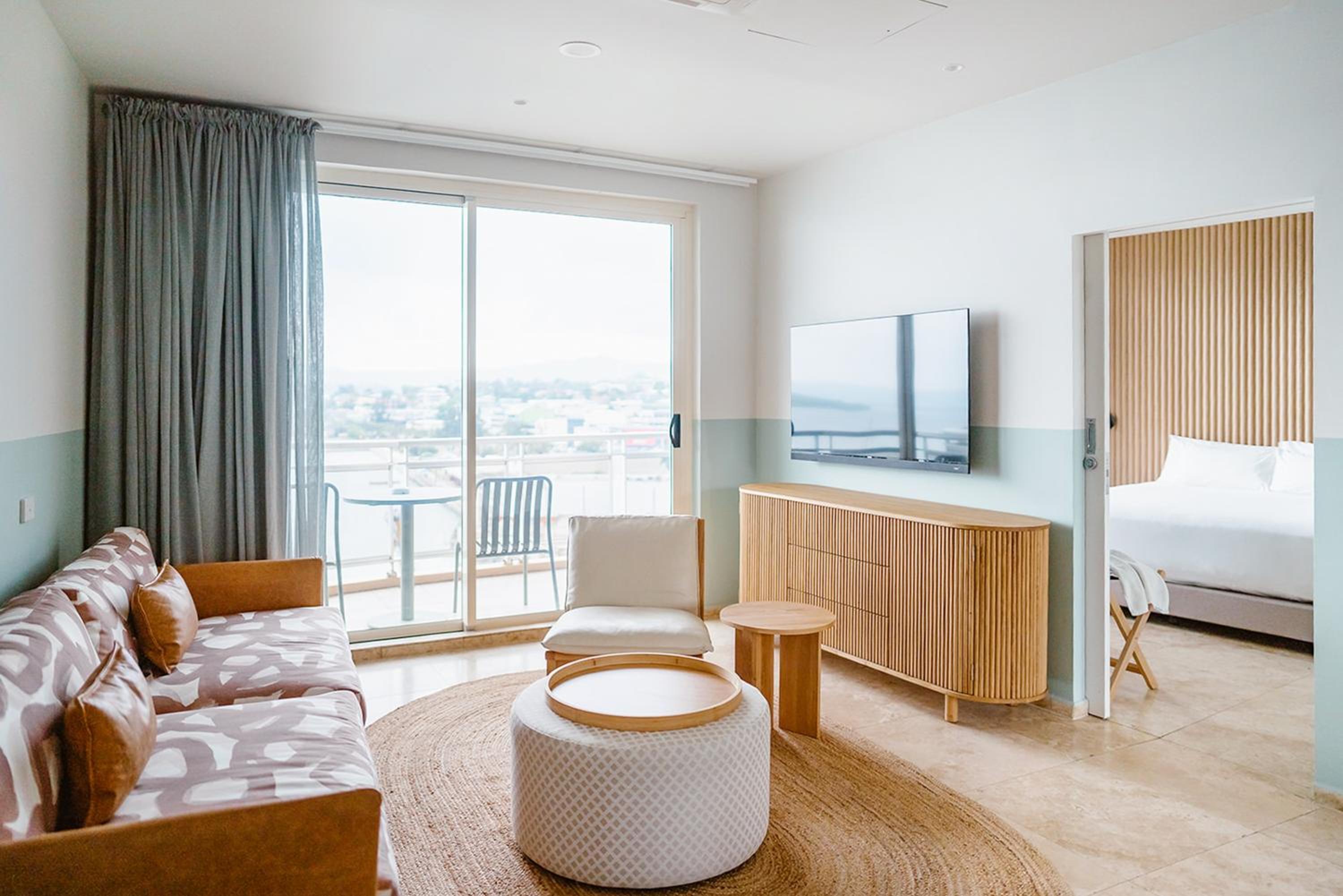 Harbor Suite - Photo 2