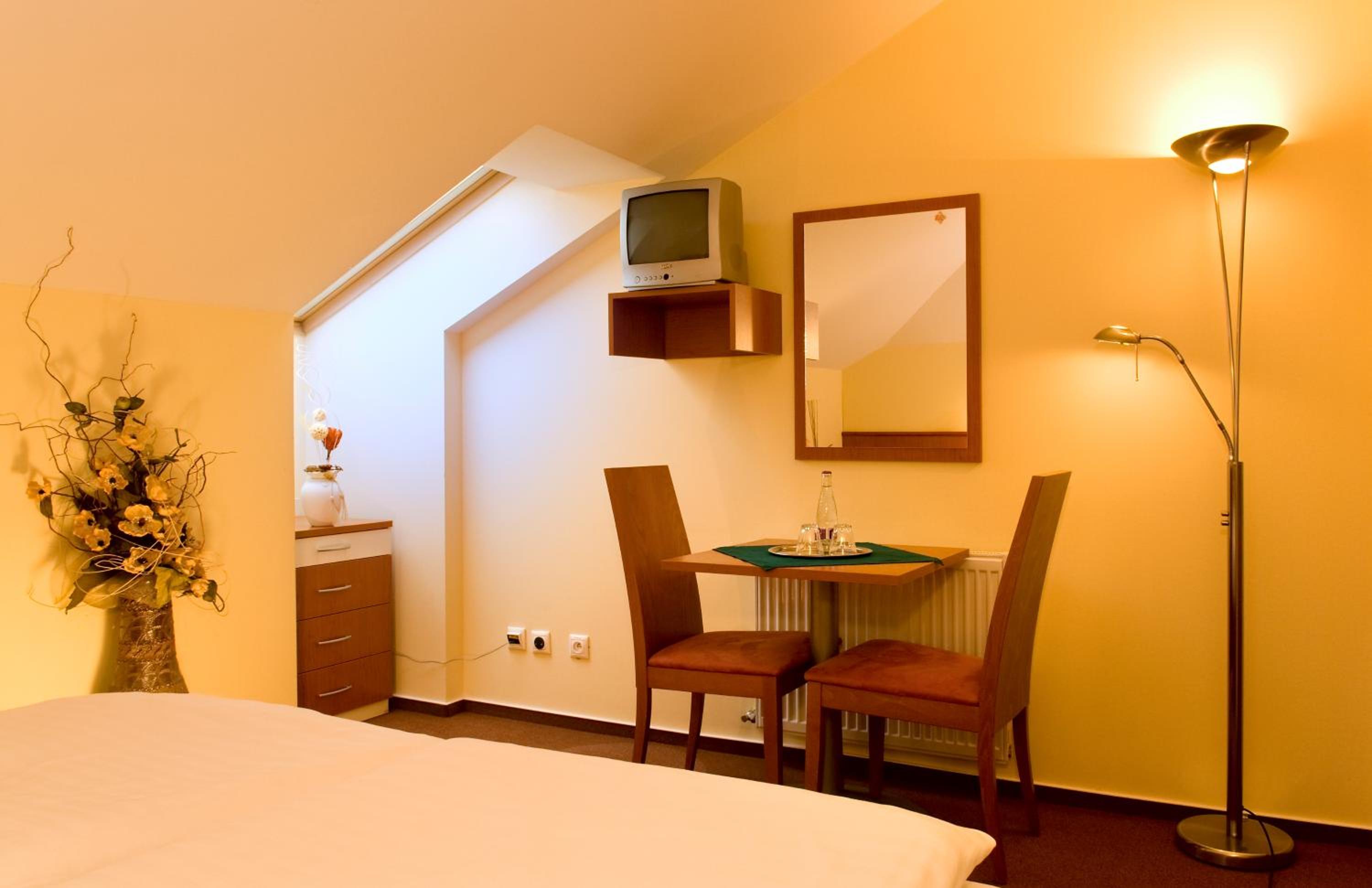 Classic Double or Twin Room photo 2