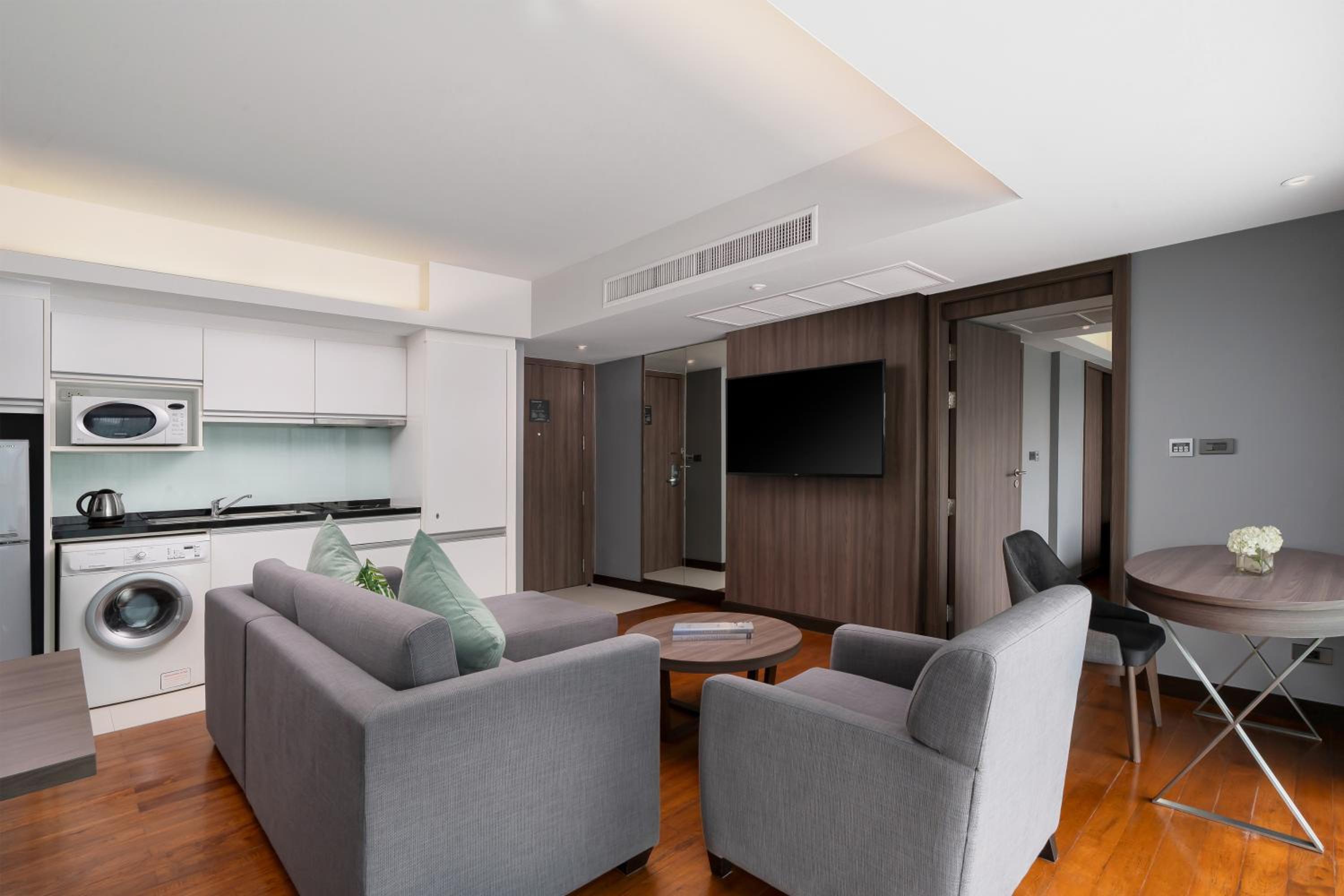 Comfort Suite photo 2