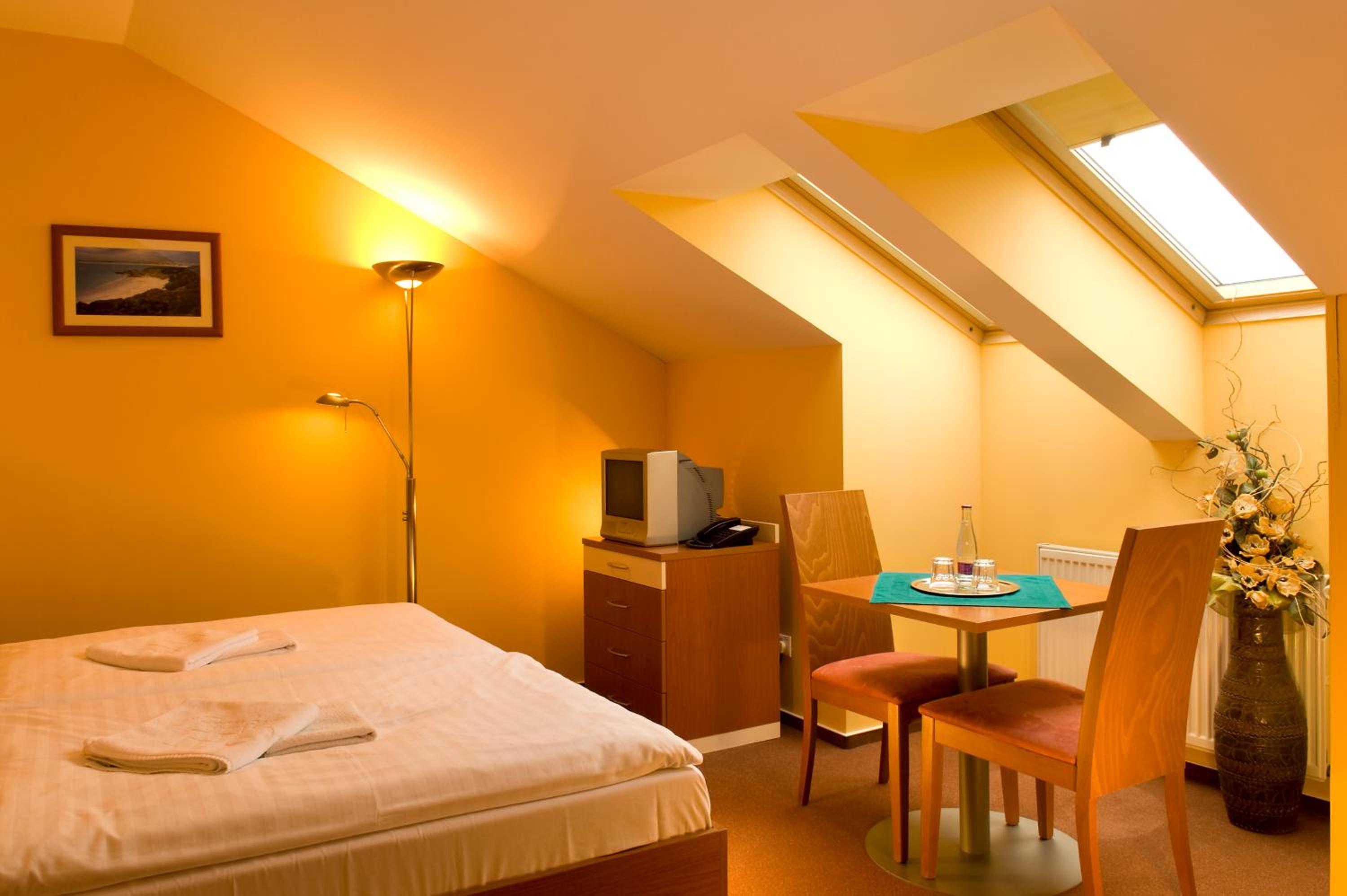 Classic Triple Room photo 2
