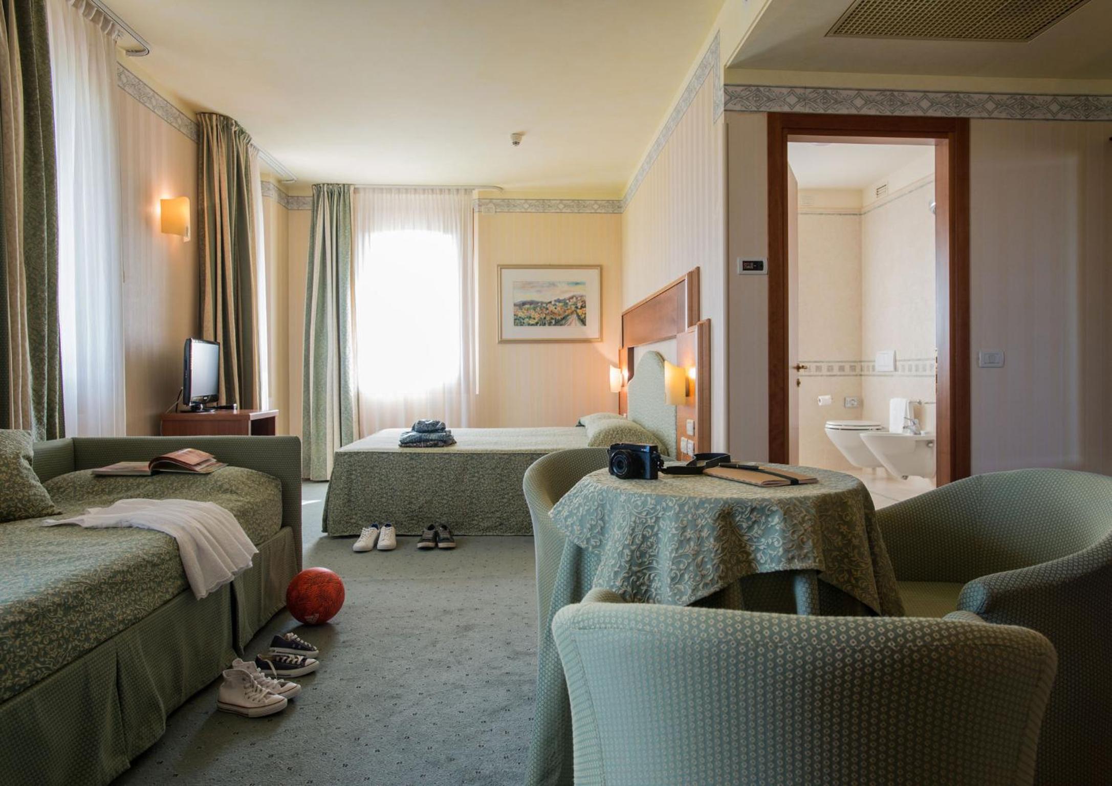 Family Junior Suite - Photo 1